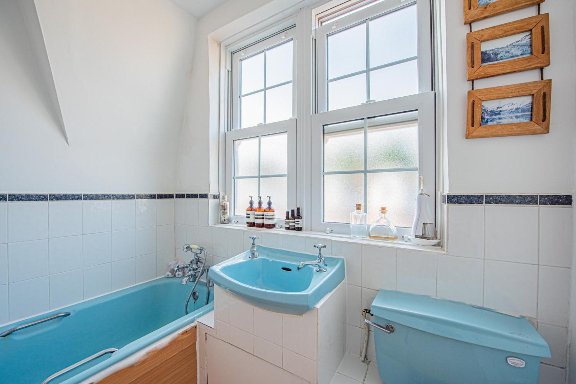 Bright 1-bed Flat With Balcony In West Kensington * Londres