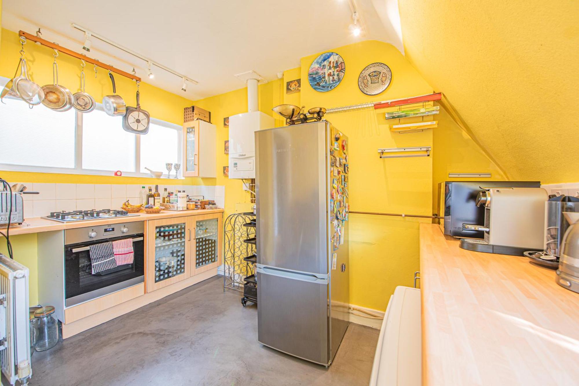 Apartment Bright 1-bed Flat With Balcony In West Kensington