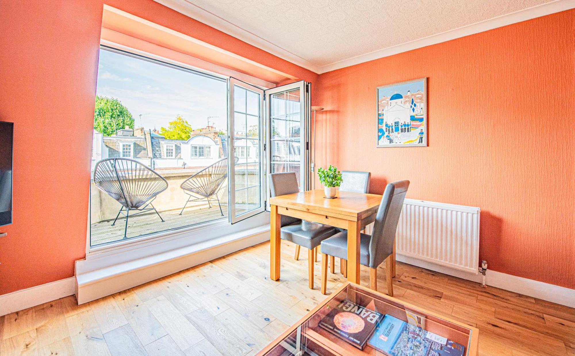 Bright 1-bed Flat With Balcony In West Kensington London