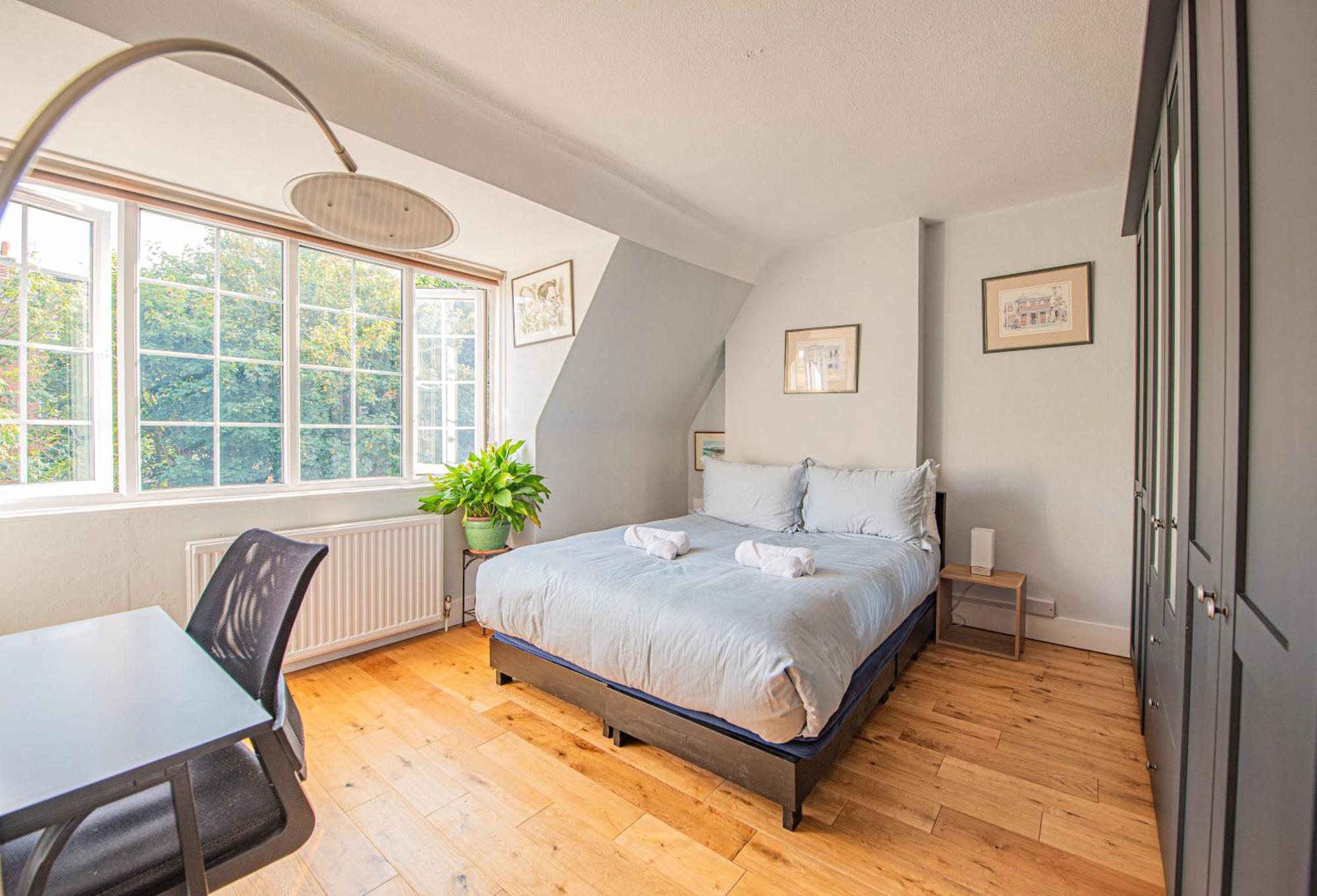 Apartamento Bright 1-bed Flat With Balcony In West Kensington *