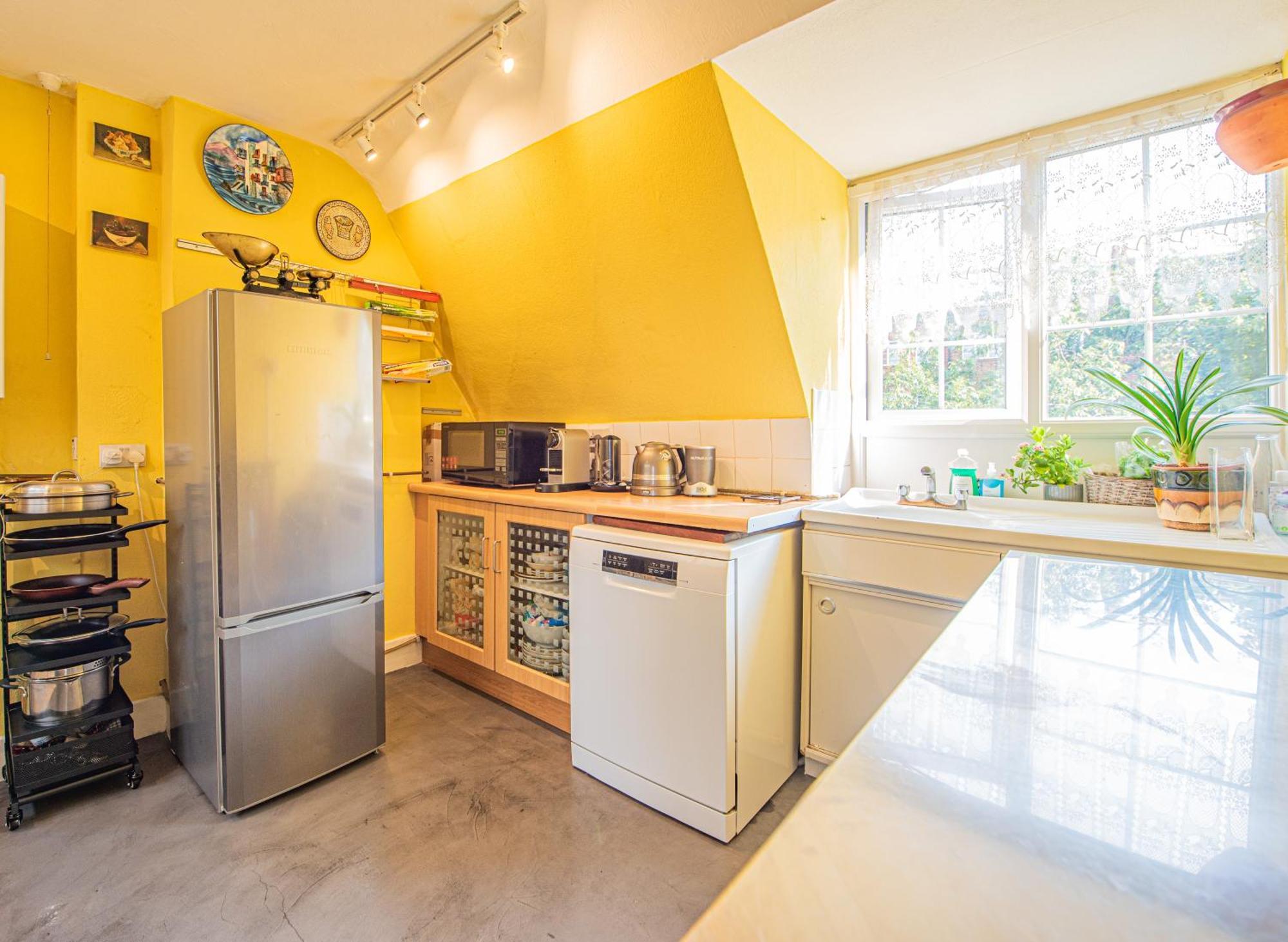 Bright 1-bed Flat With Balcony In West Kensington * London