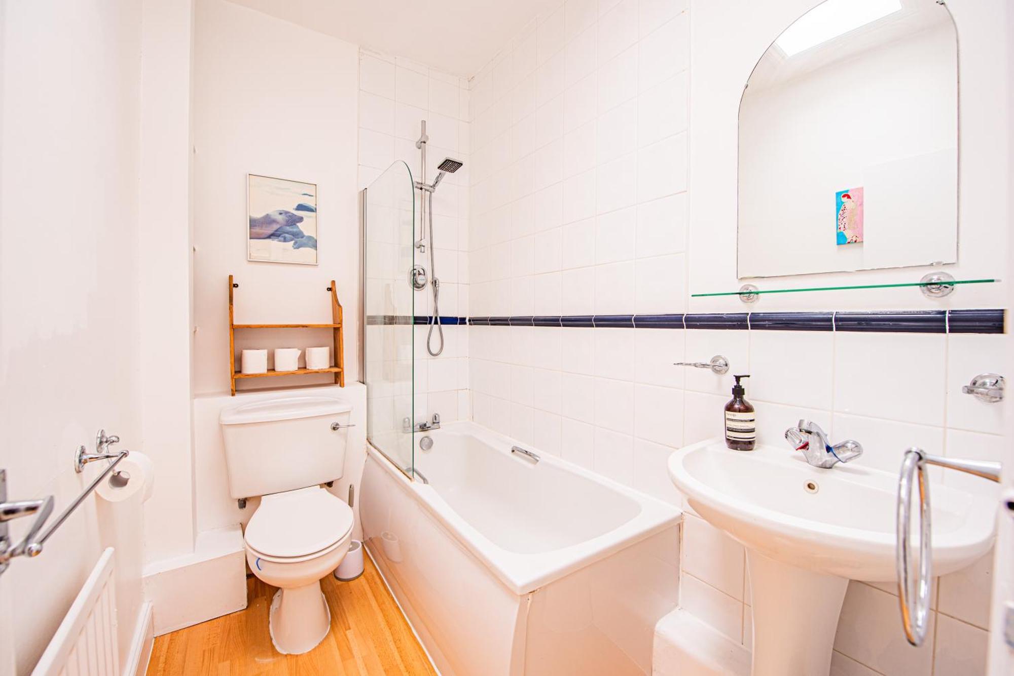 Stylish Flat Near Kensington With Spacious Balcony Apartment London