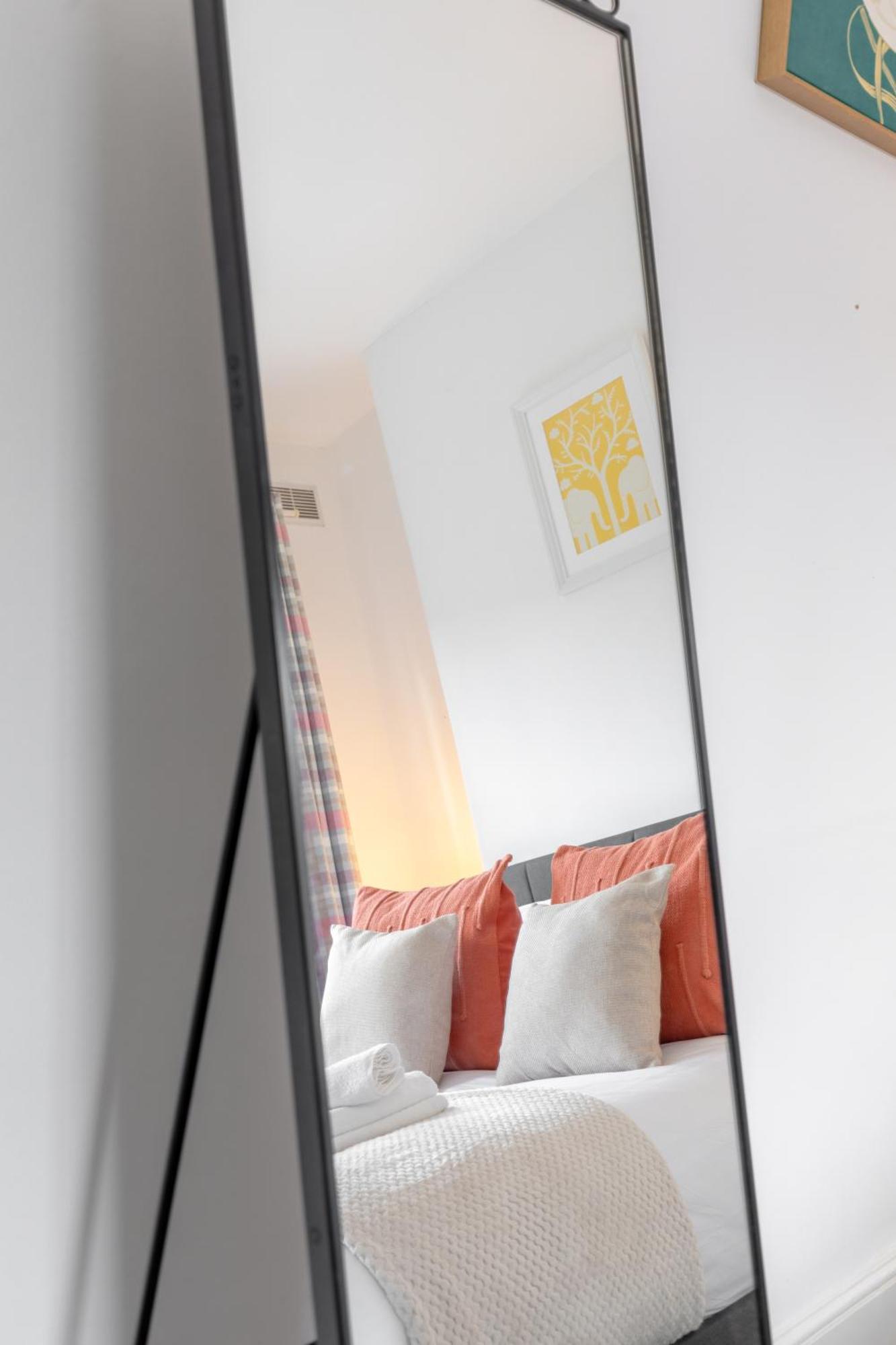 39 Second Avenue London