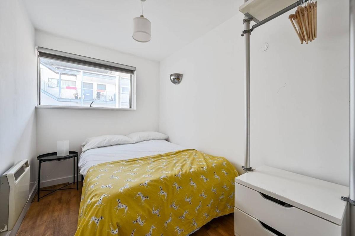 Regents Canal Apartment