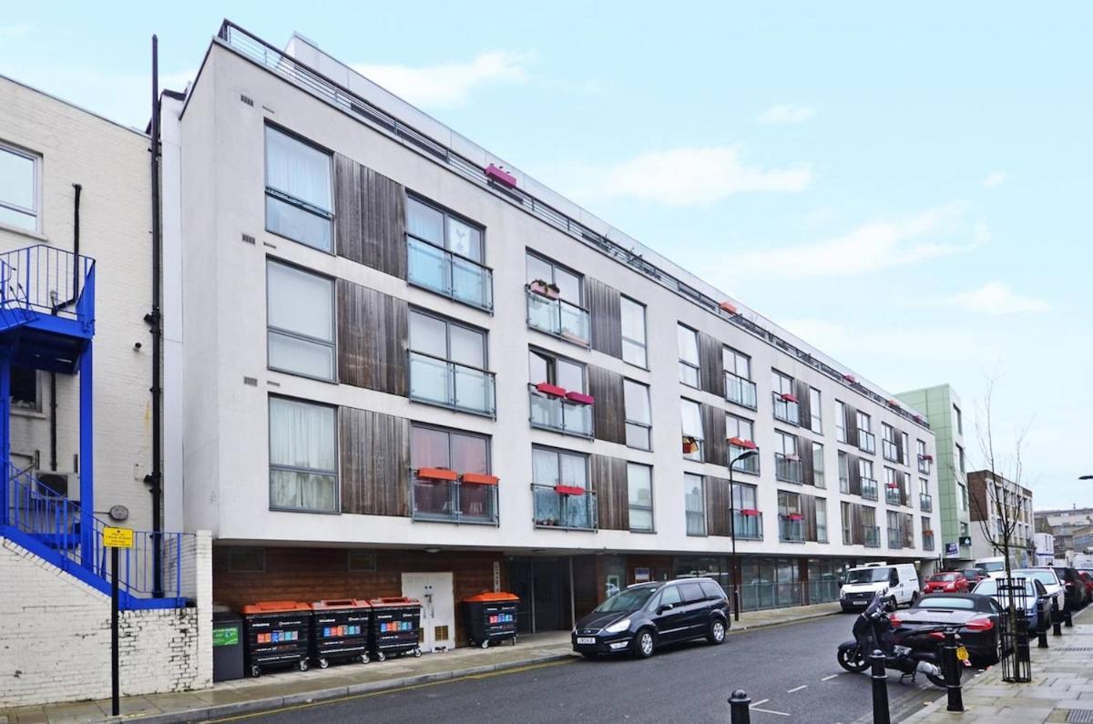Regents Canal Apartment London