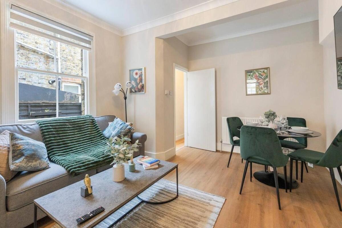 Stunning Modern In Apartment London