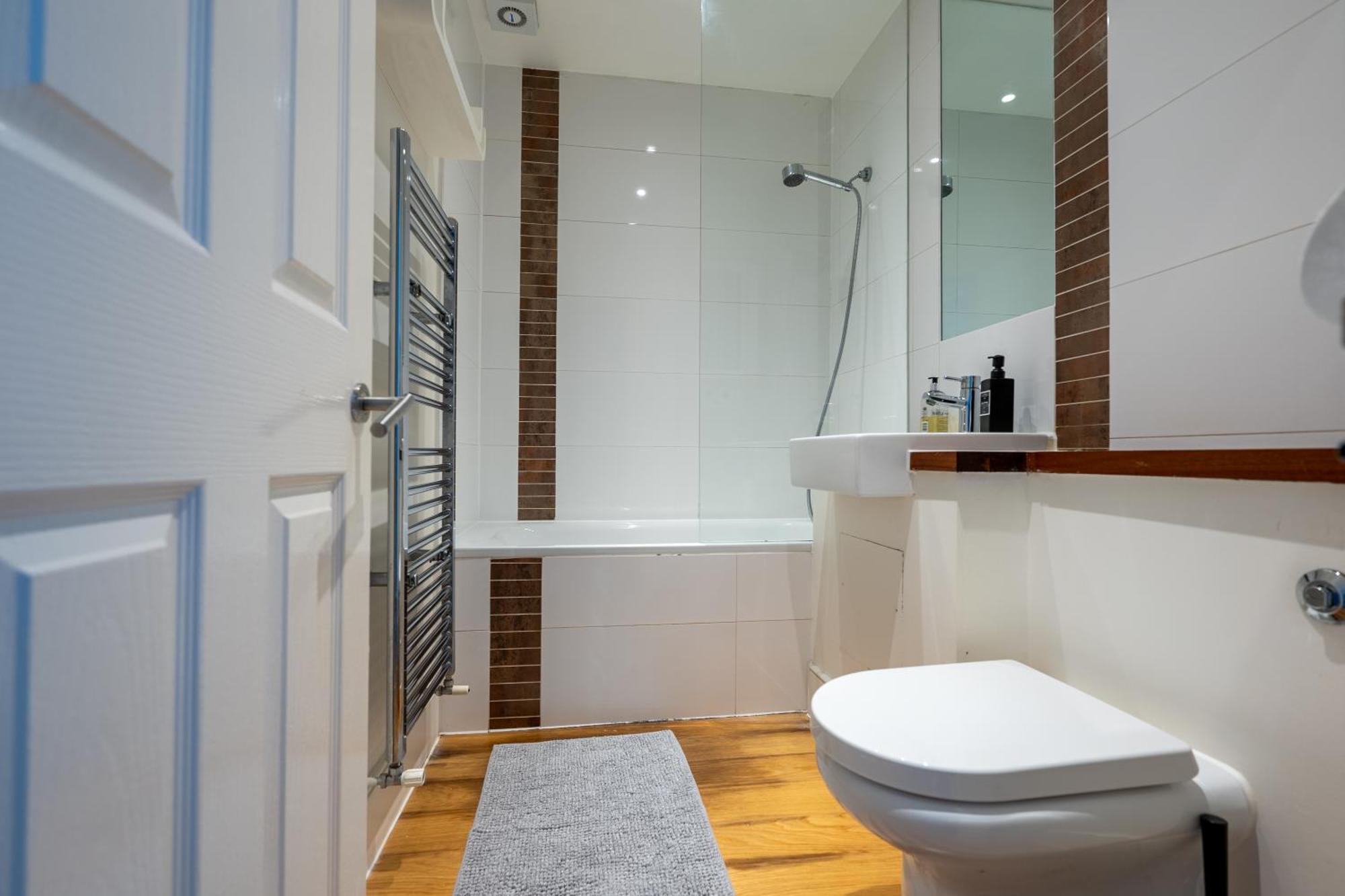 Apartment Cosy 2-bedroom Apartment, Balham London