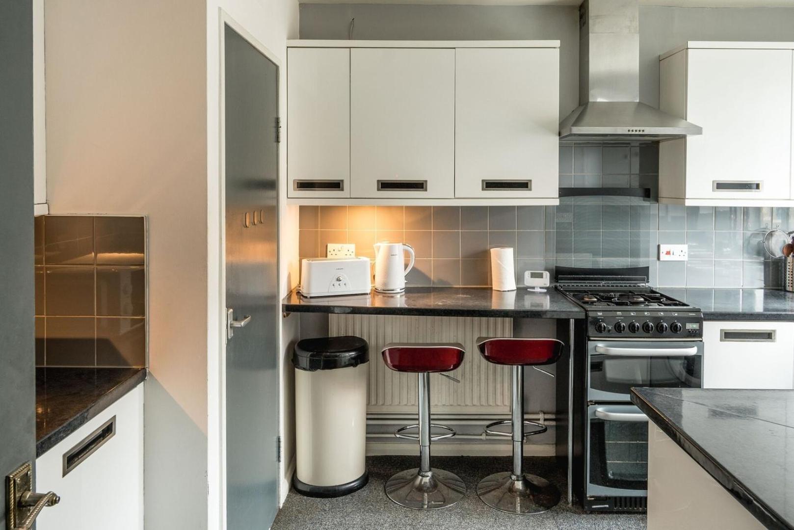 Apartment Spacious 3br Flat With Balcony Near Tottenham Hale London