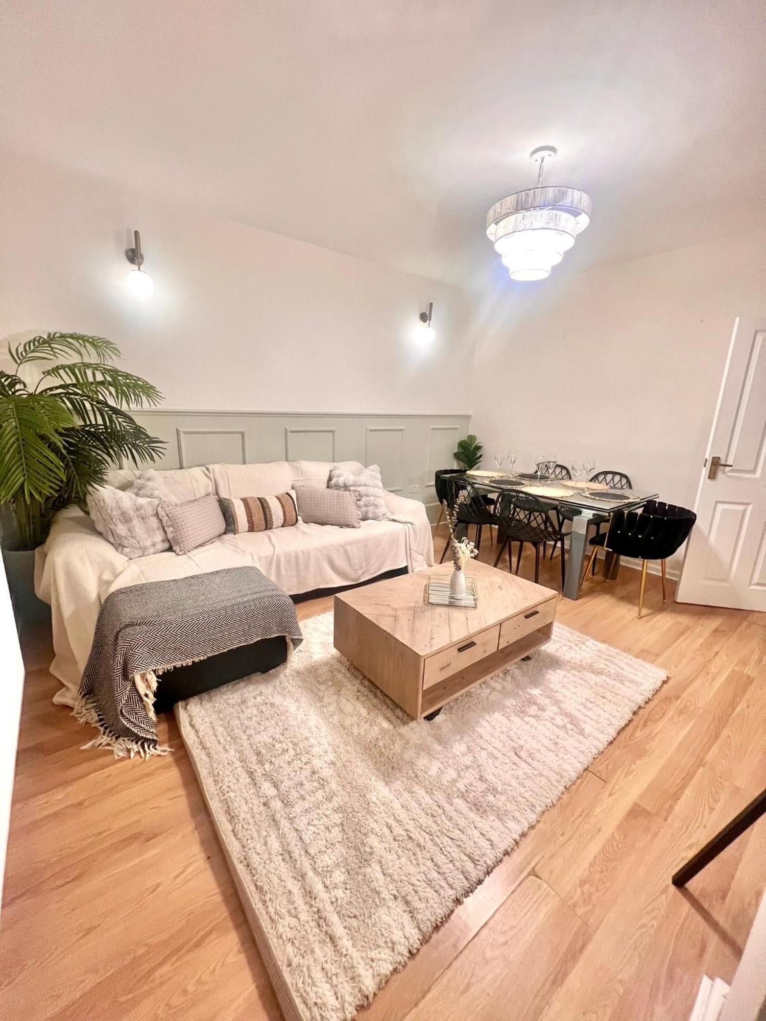 Central City 3 Minutes To Tower Of London Trendy Shoreditch Recently Refurbished 3 Bedrooms Sleeps 8 *