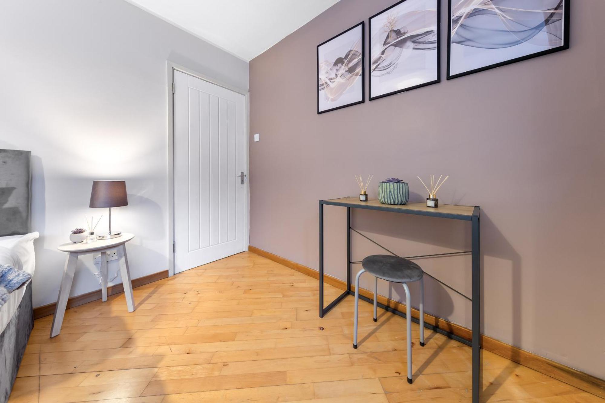 Elegant Retreat - Sleeps 6 - Close To Putney & Stamford Bridge * London