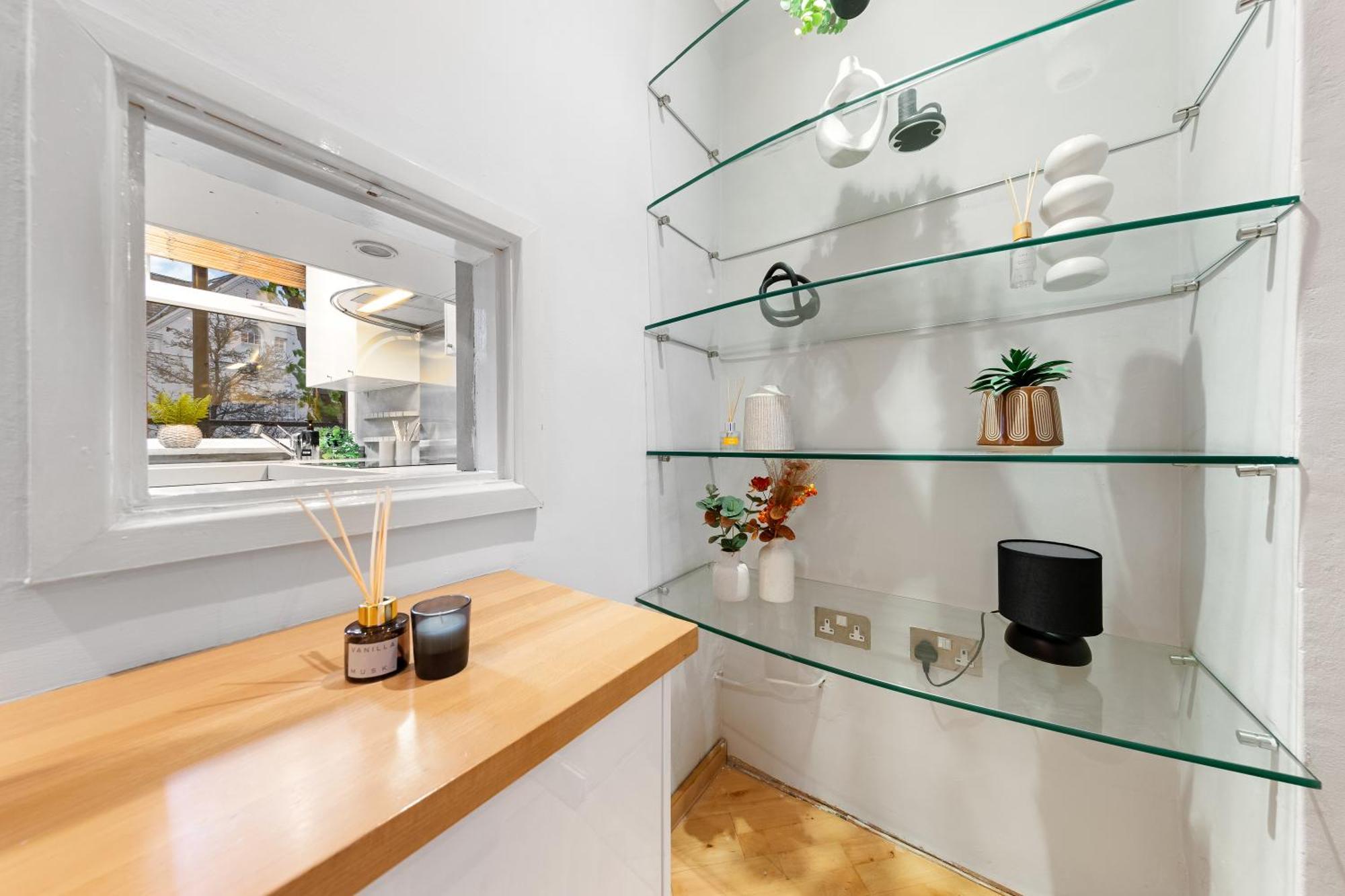 Elegant Retreat - Sleeps 6 - Close To Putney & Stamford Bridge Apartment London