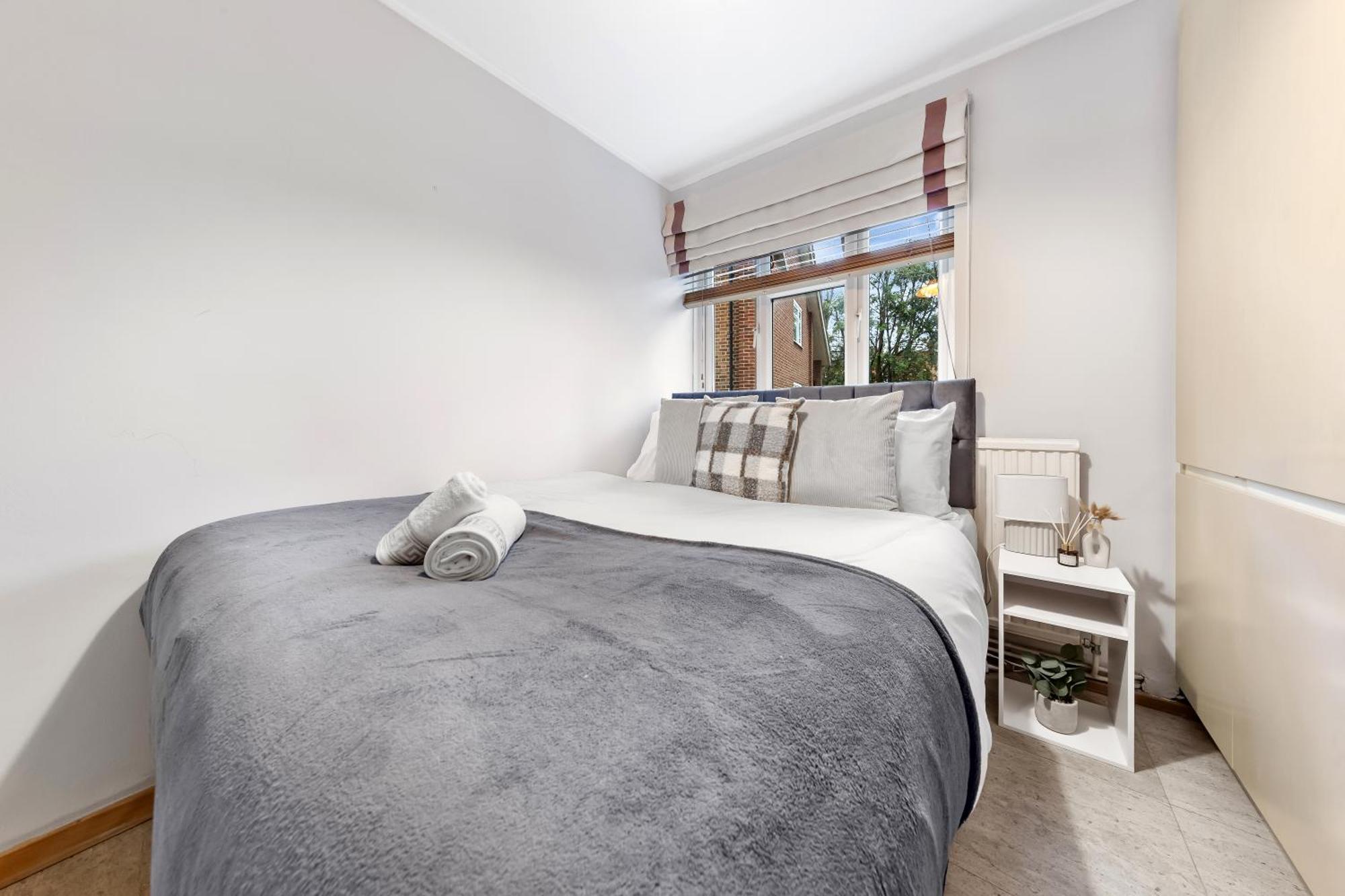 Elegant Retreat - Sleeps 6 - Close To Putney & Stamford Bridge London