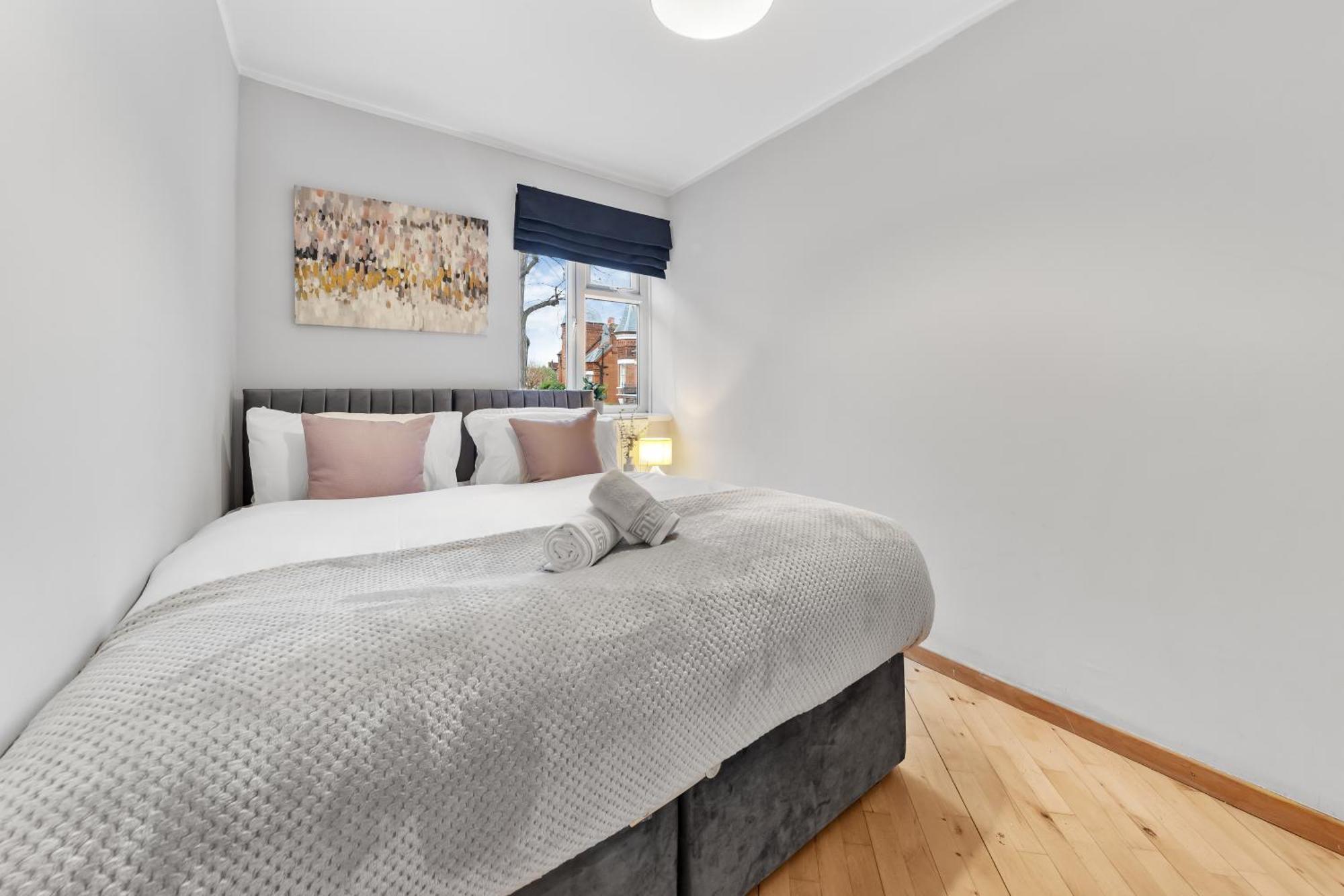Elegant Retreat - Sleeps 6 - Close To Putney & Stamford Bridge Apartment London