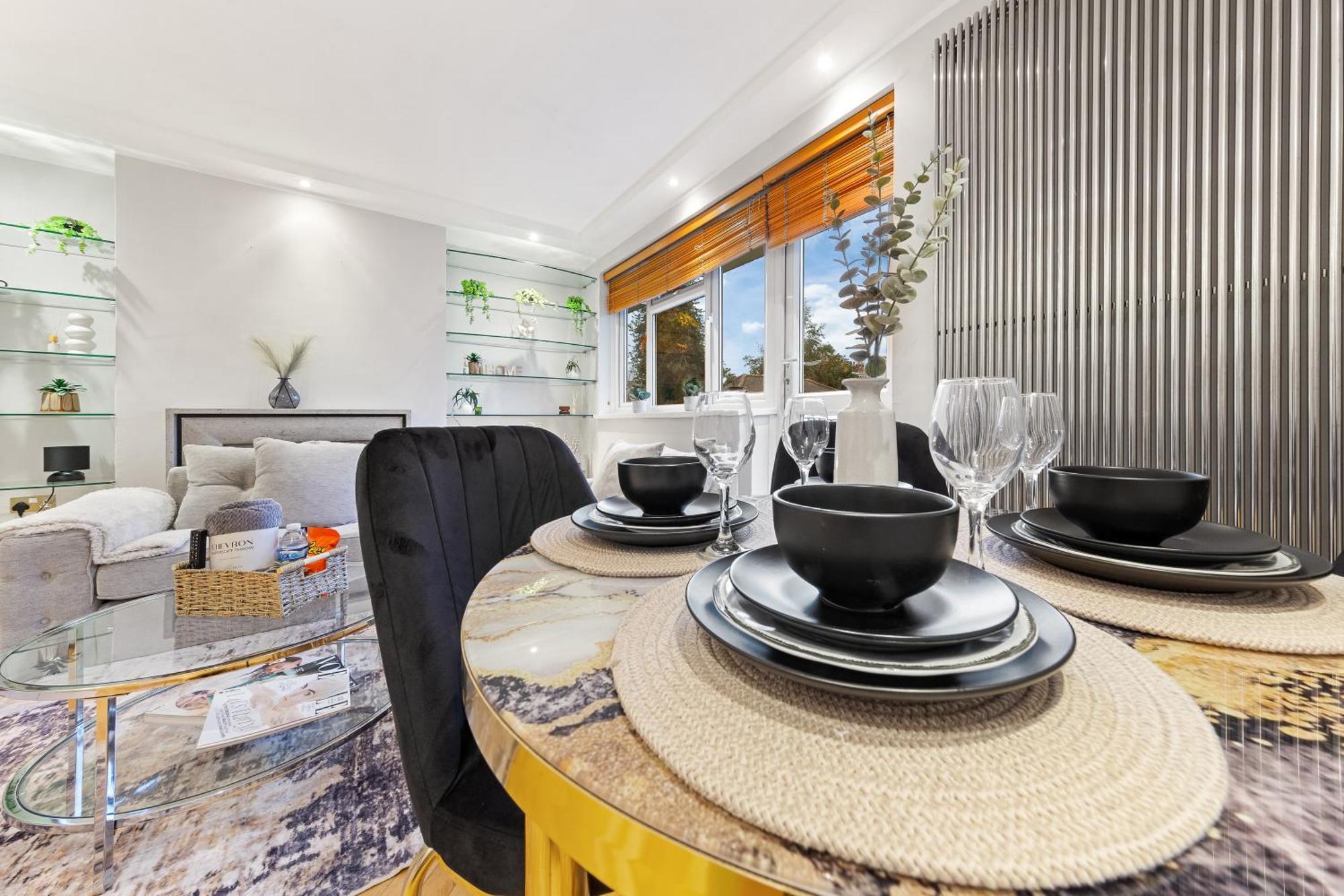 Elegant Retreat - Sleeps 6 - Close To Putney & Stamford Bridge