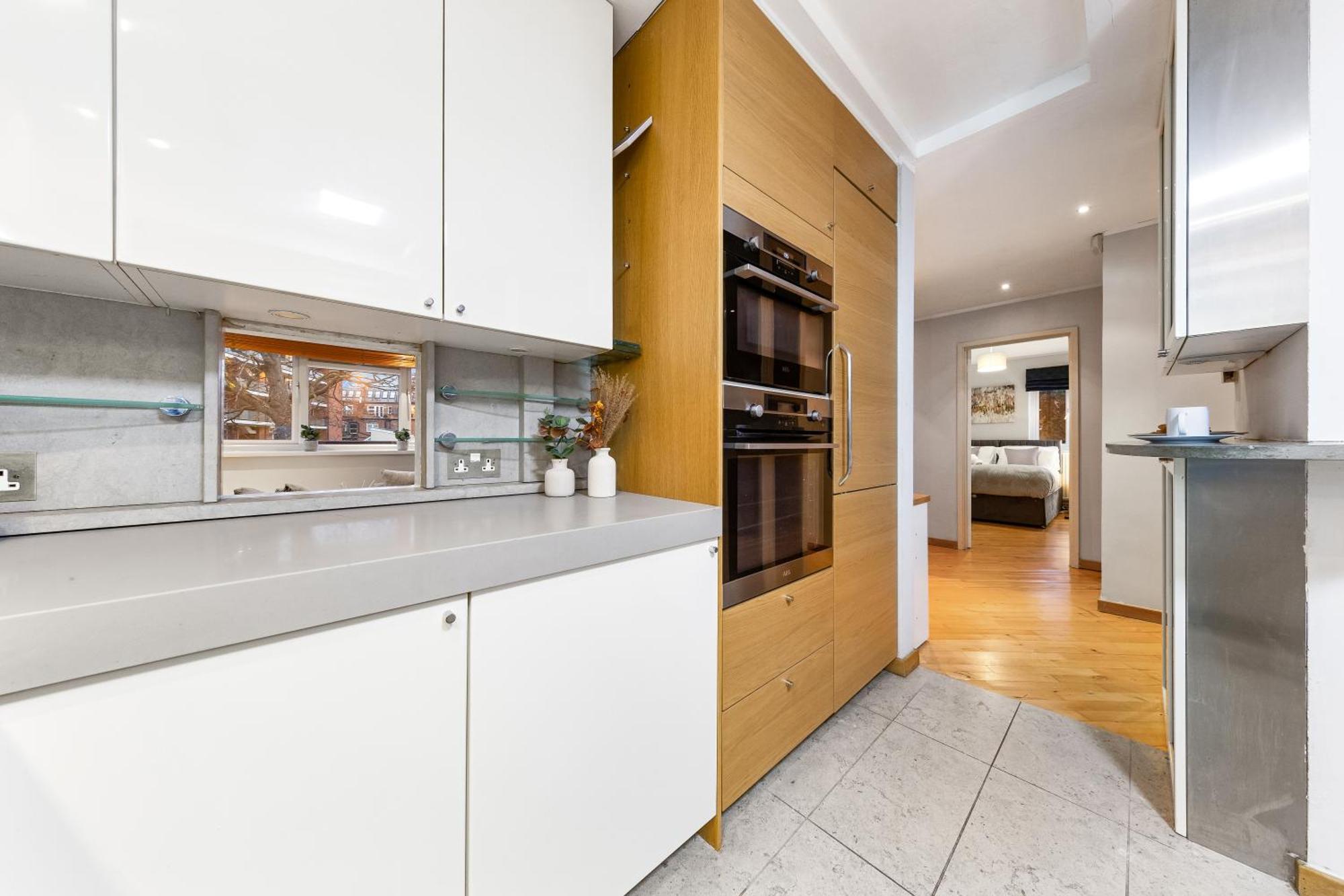 Elegant Retreat - Sleeps 6 - Close To Putney & Stamford Bridge Apartment London