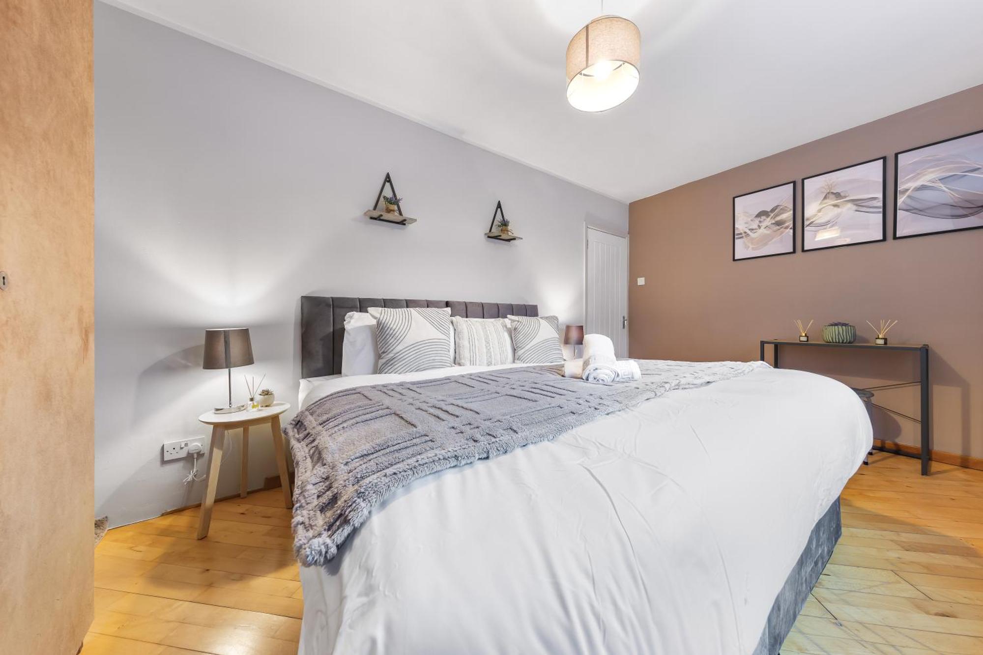 Elegant Retreat - Sleeps 6 - Close To Putney & Stamford Bridge * London