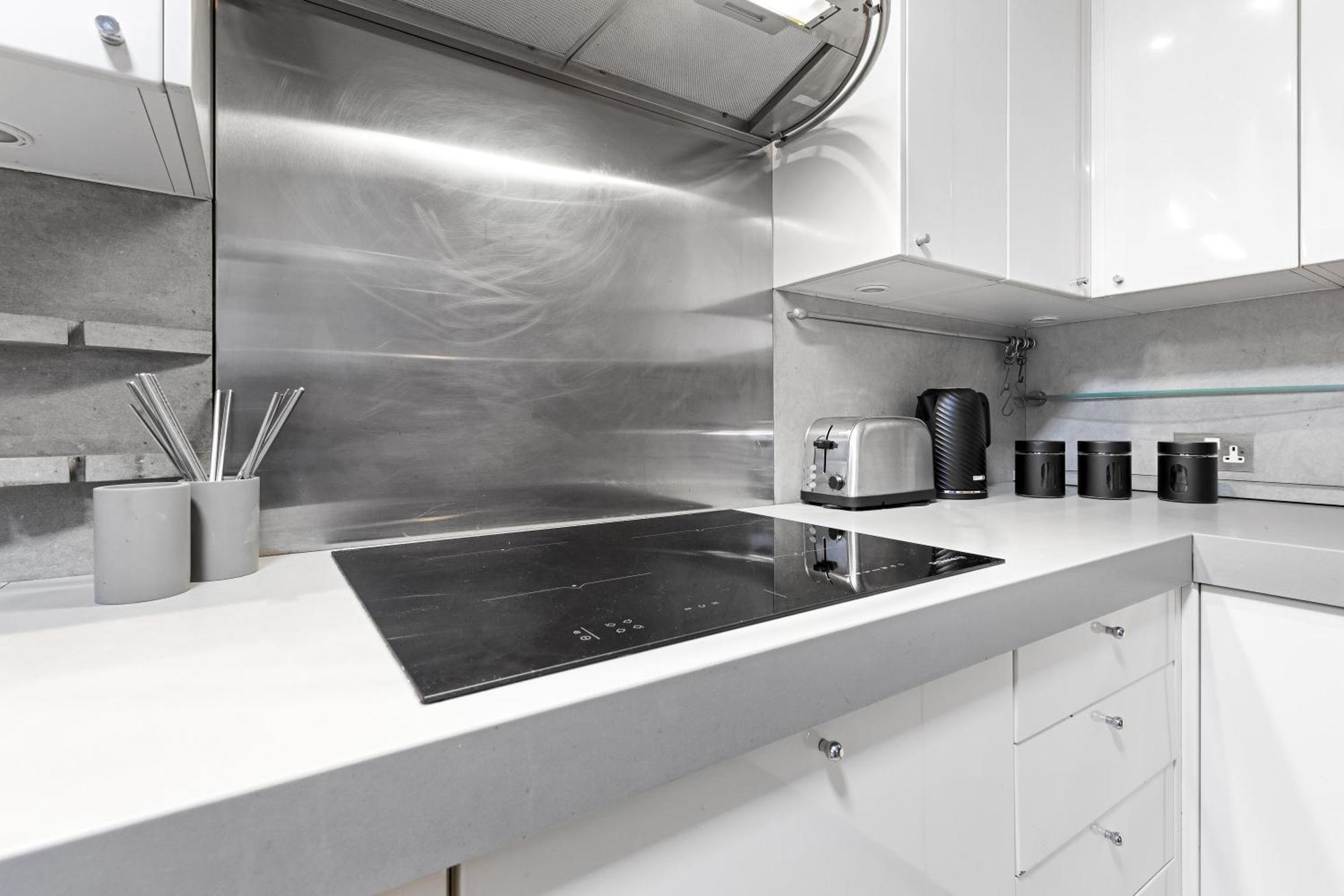 Elegant Retreat - Sleeps 6 - Close To Putney & Stamford Bridge