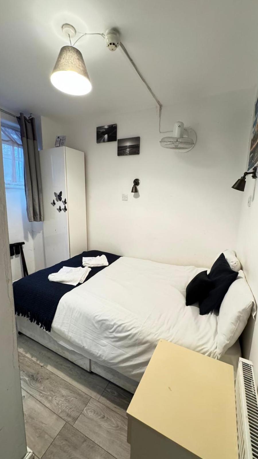 Earl's Court Capsule hotel *