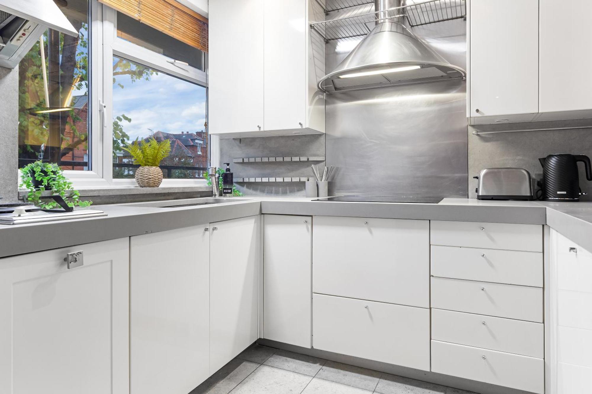 Apartment Elegant Retreat - Sleeps 6 - Close To Putney & Stamford Bridge *