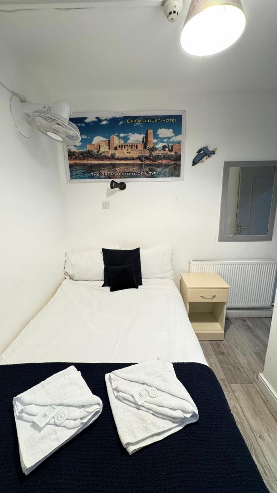Earl's Court Capsule hotel London