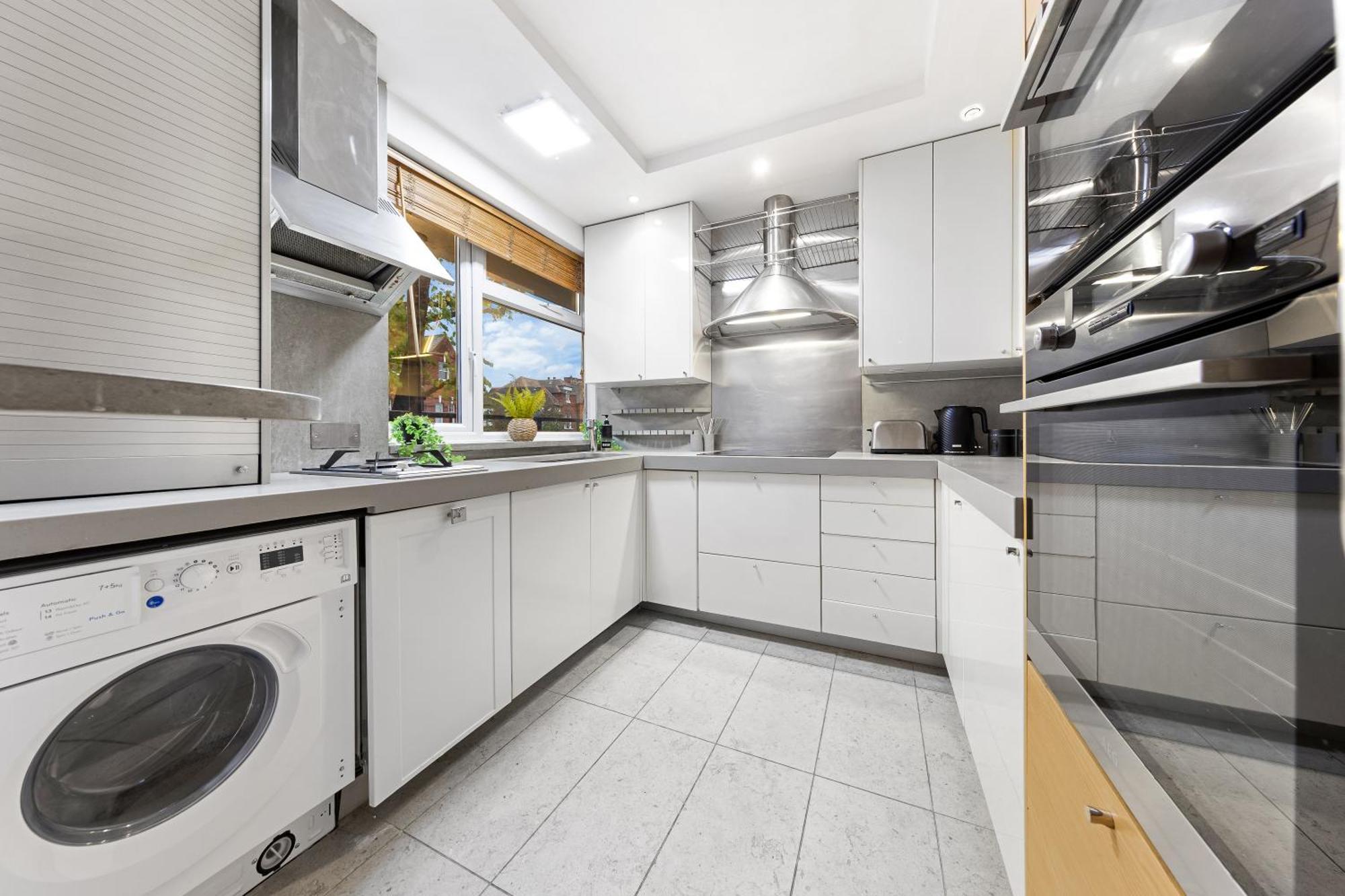 Elegant Retreat - Sleeps 6 - Close To Putney & Stamford Bridge London