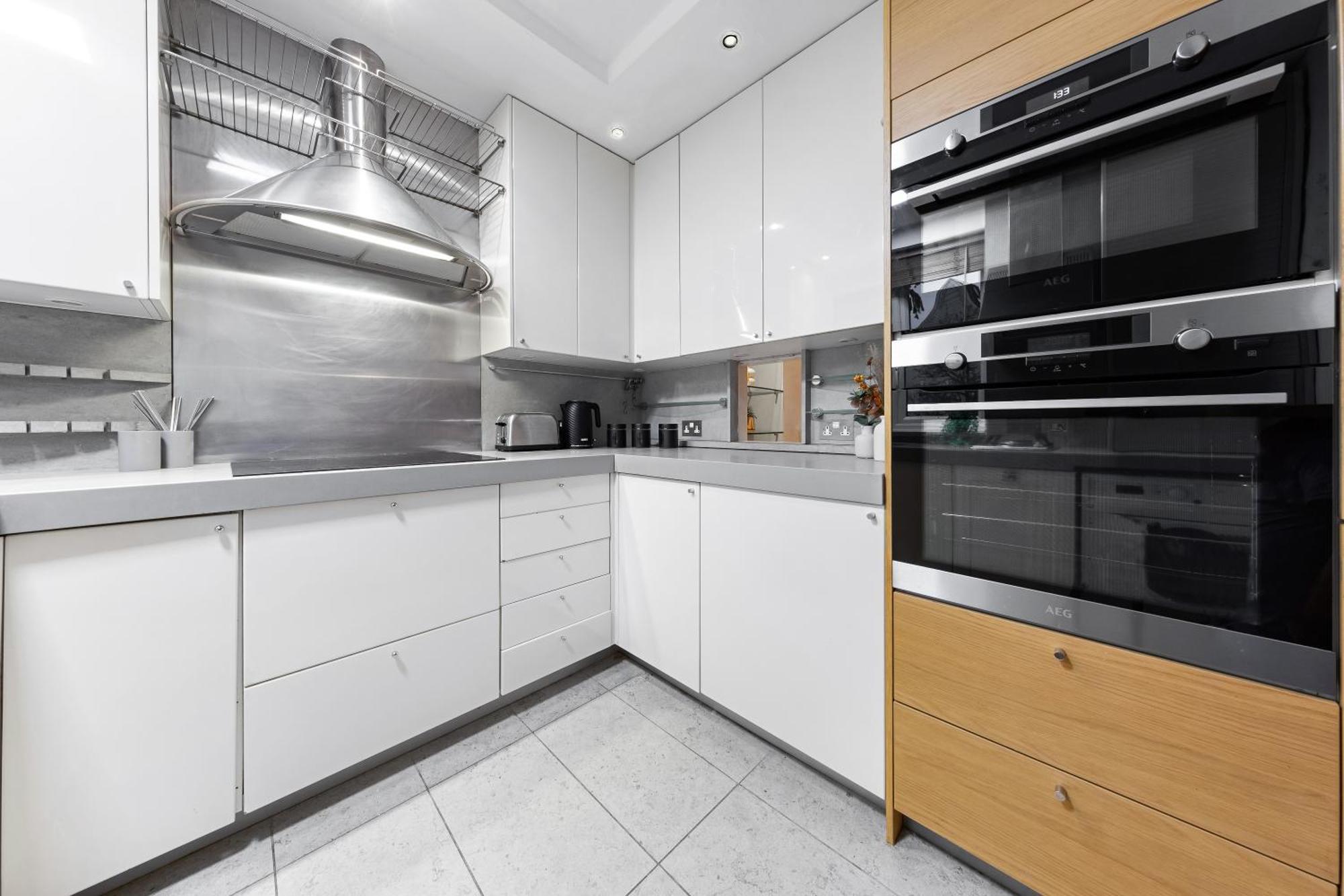 Apartment Elegant Retreat - Sleeps 6 - Close To Putney & Stamford Bridge