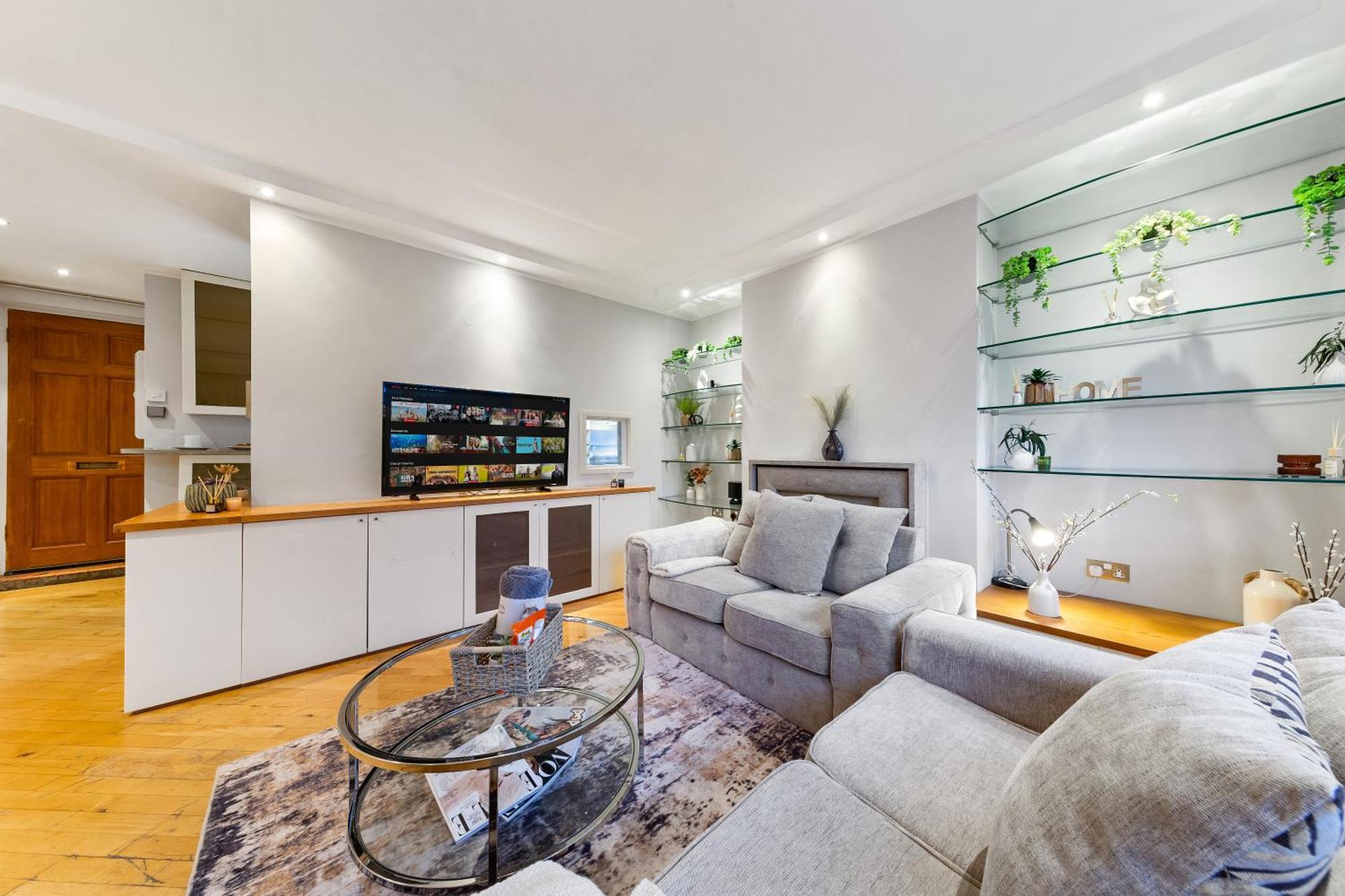 Elegant Retreat - Sleeps 6 - Close To Putney & Stamford Bridge Apartment
