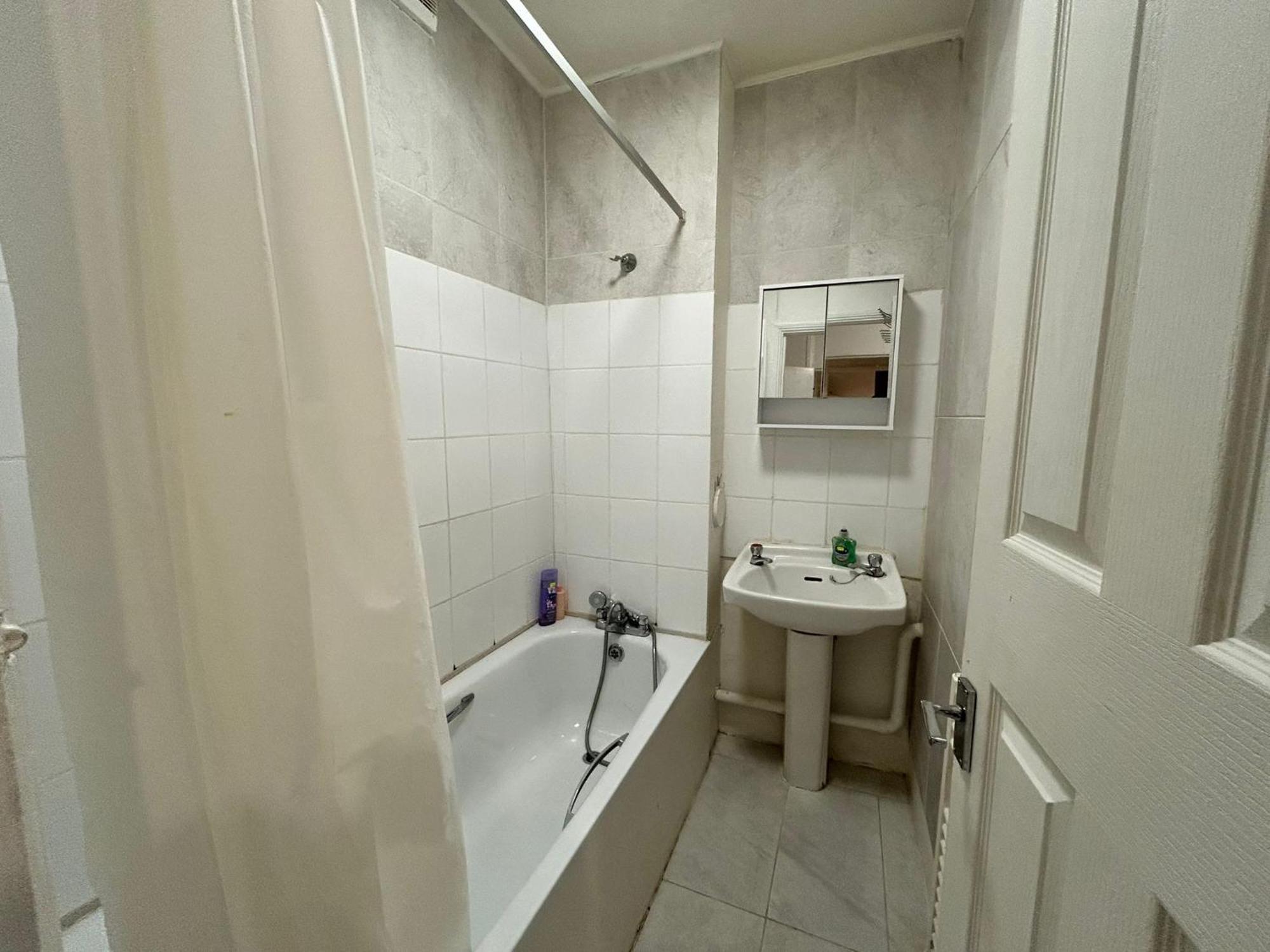 Ground Floor One Bedroom Flat London