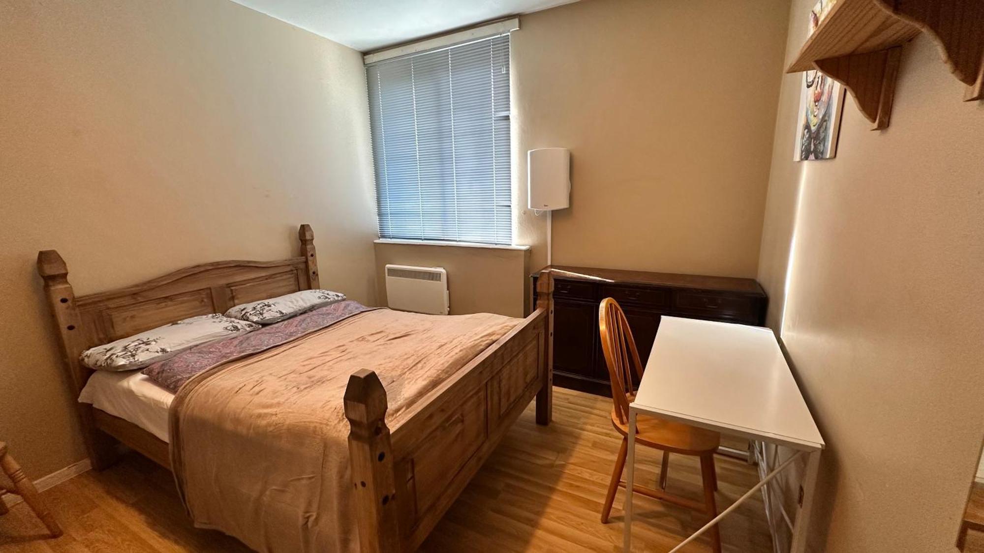 Spacious In Bed & Breakfast *