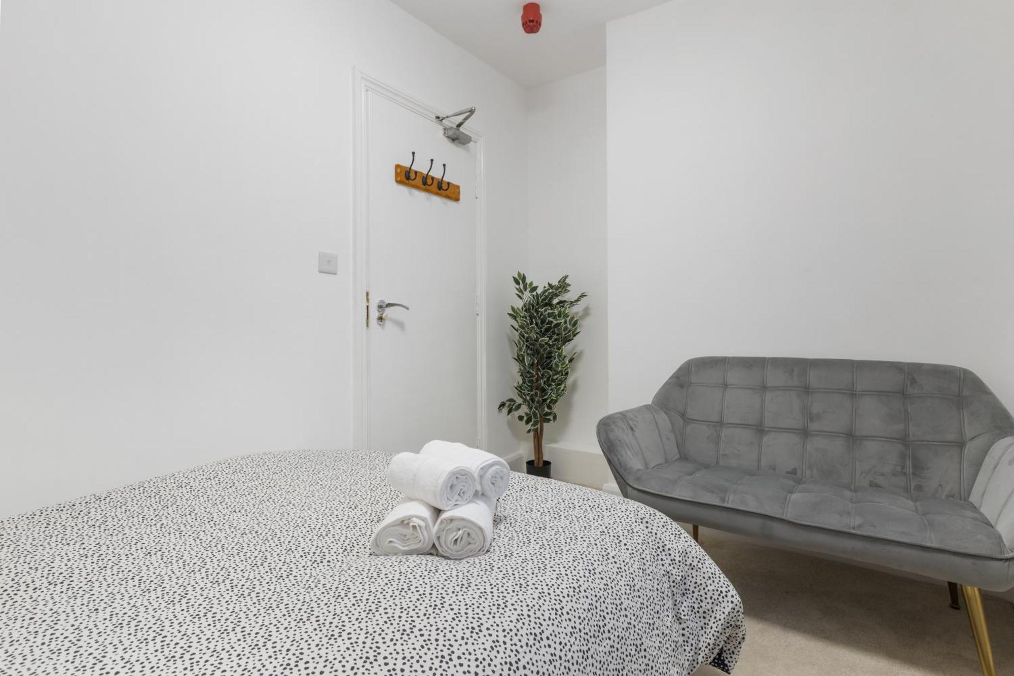 Modern 5-bedroom Fulham Flat - Sleeps 12 Apartamento