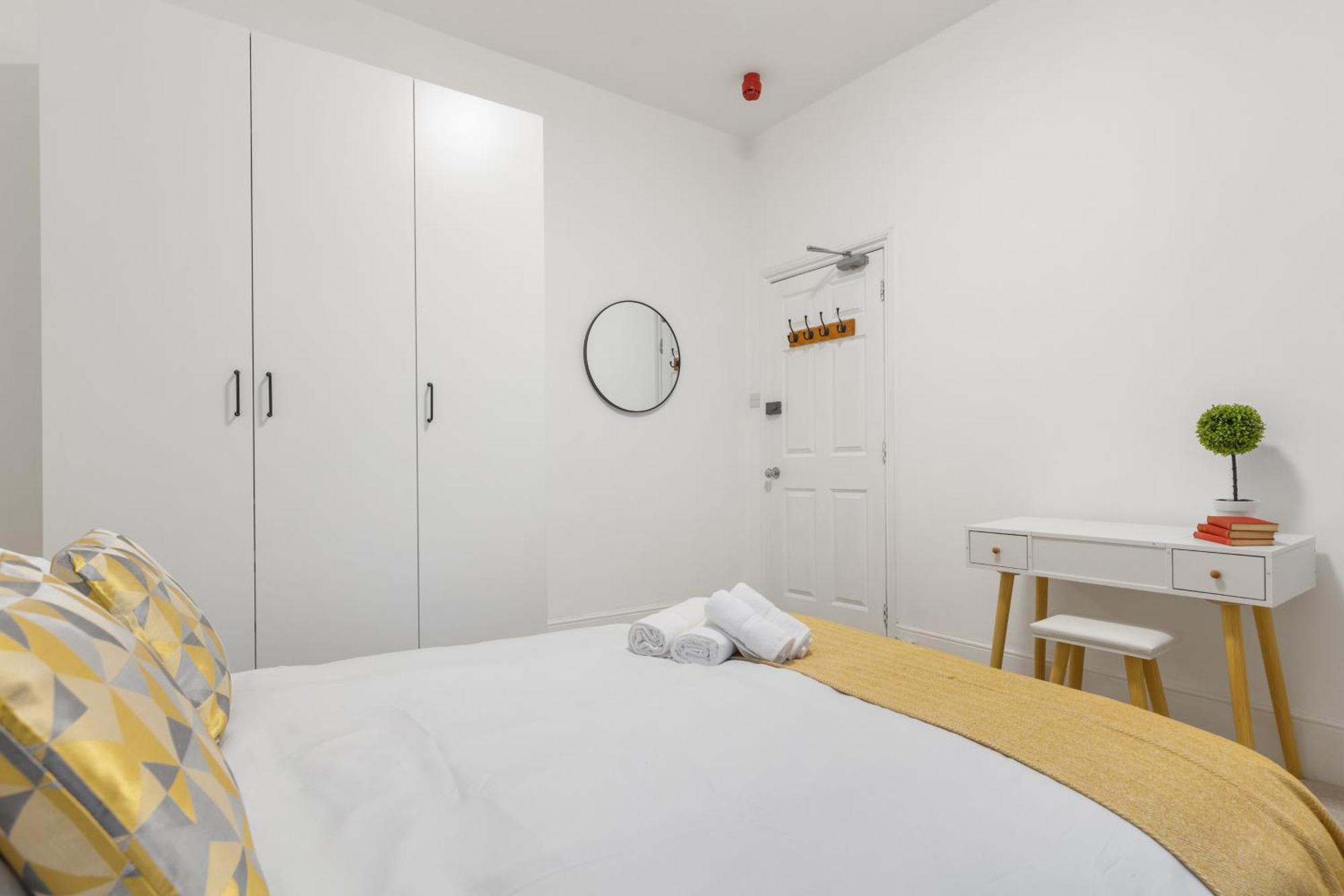 Apartamento Modern 5-bedroom Fulham Flat - Sleeps 12 *