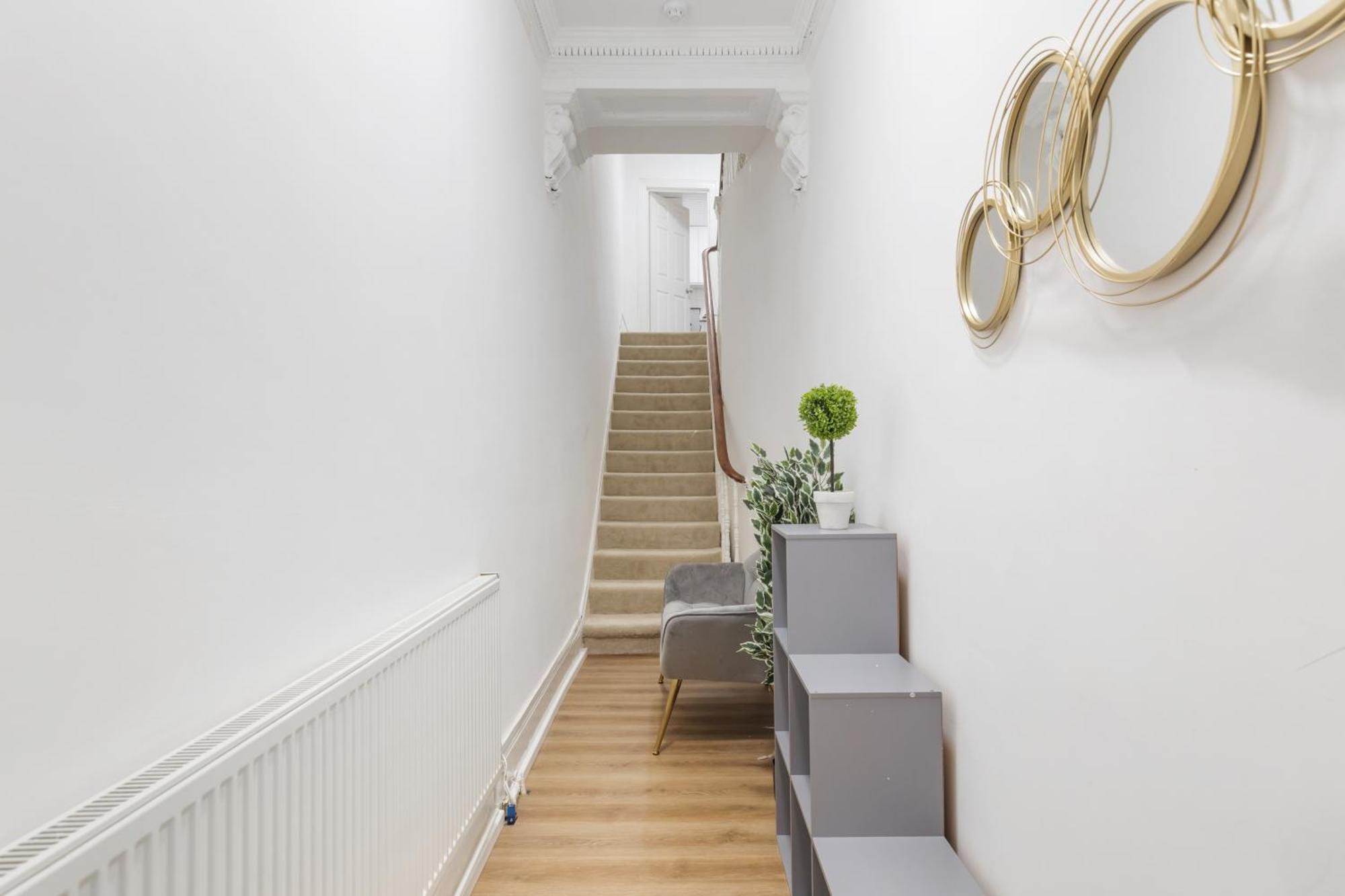 Modern 5-bedroom Fulham Flat - Sleeps 12 Apartamento Londres