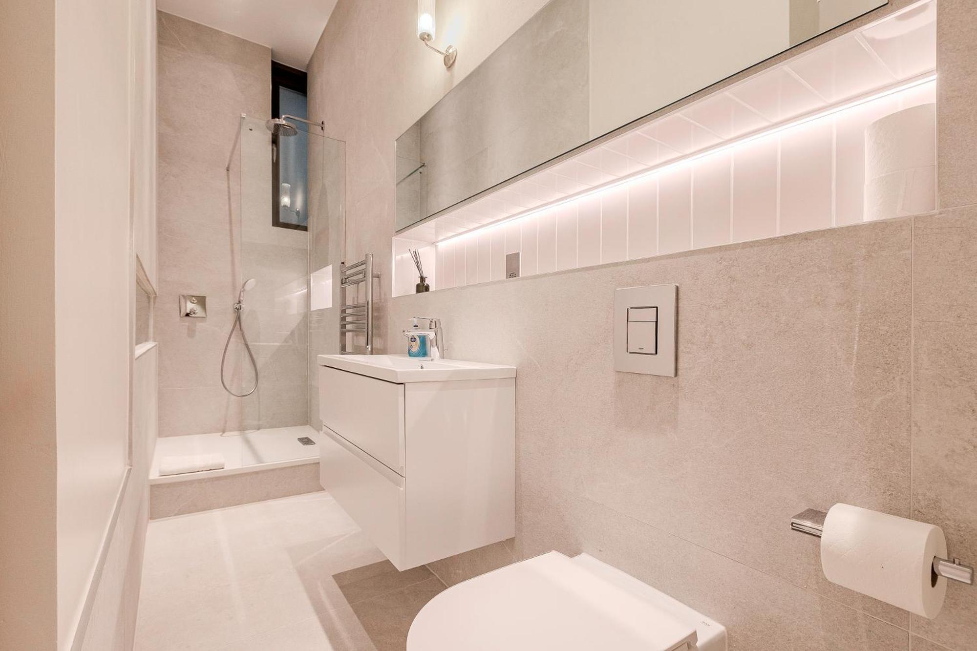 Stylish 1br Duplex, 3 Minutes Blackfriars Station *