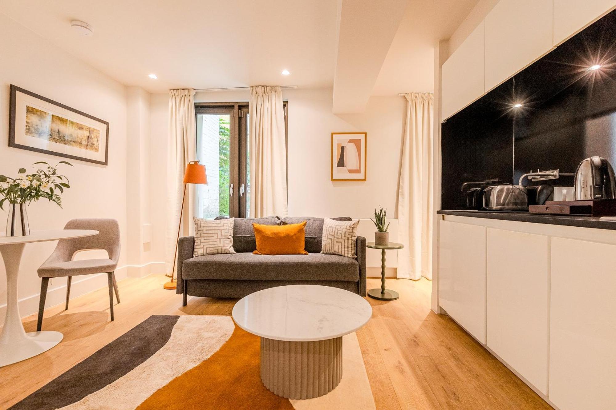Stylish 1br Duplex, 3 Minutes Blackfriars Station Apartment *