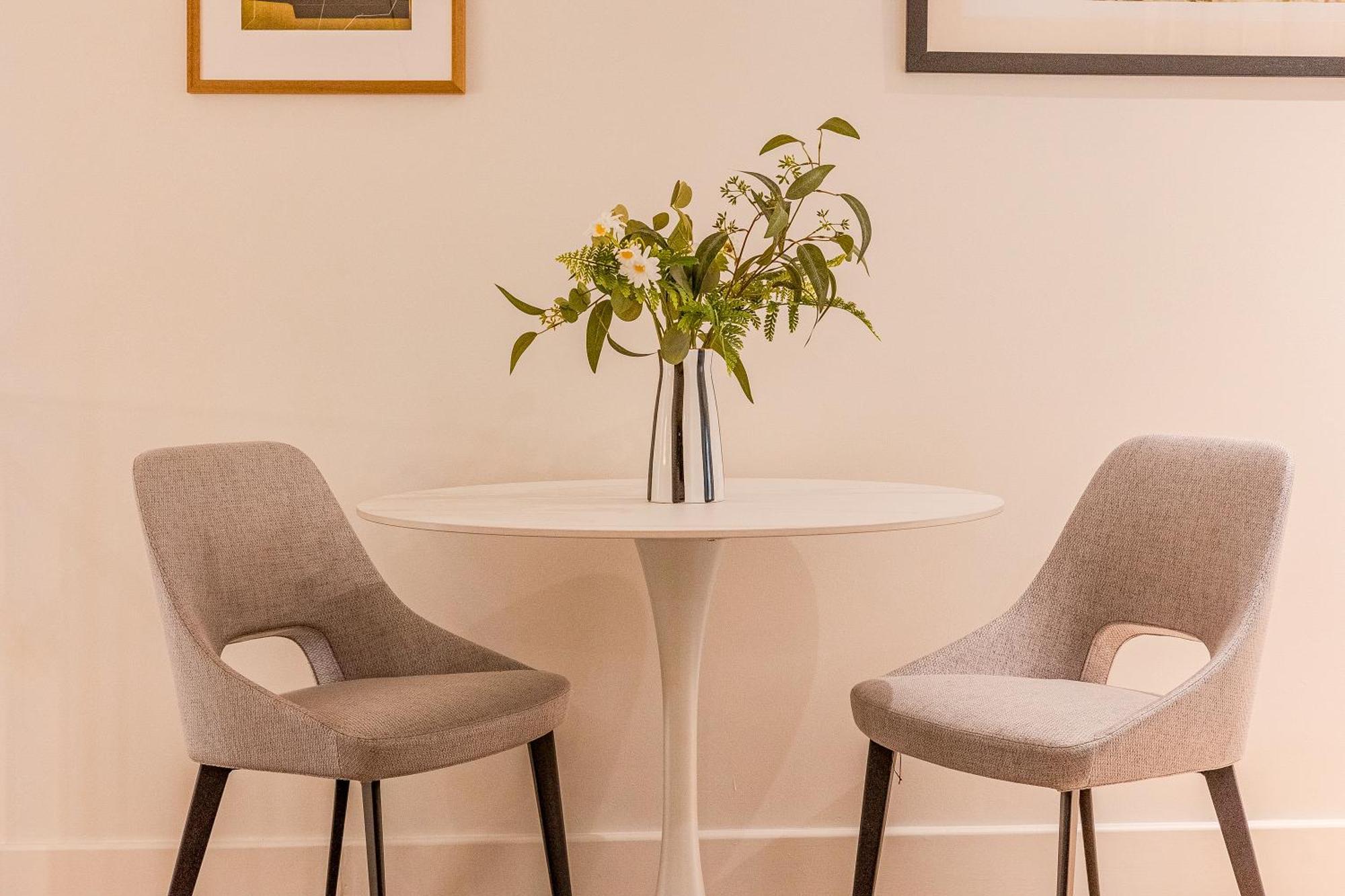 Stylish 1br Duplex, 3 Minutes Blackfriars Station Apartment *