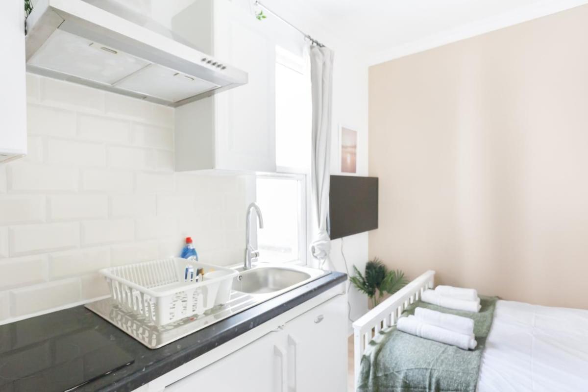 Cozy Near Hyde Park * London