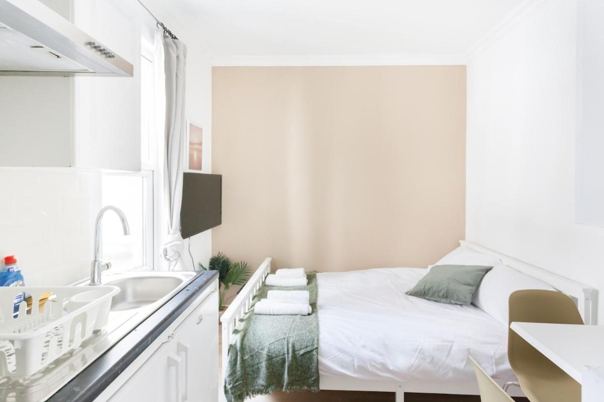 Cozy Near Hyde Park * London