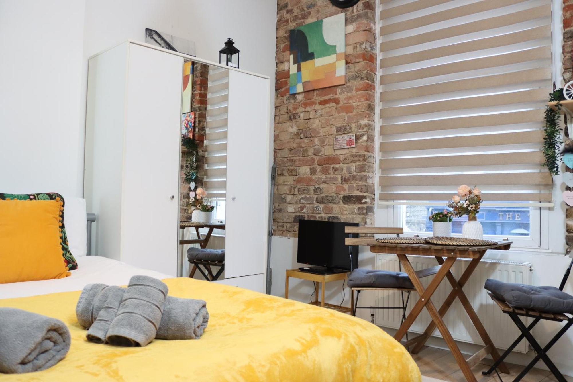 Stylish - Private Bathroom, 15mins To London!