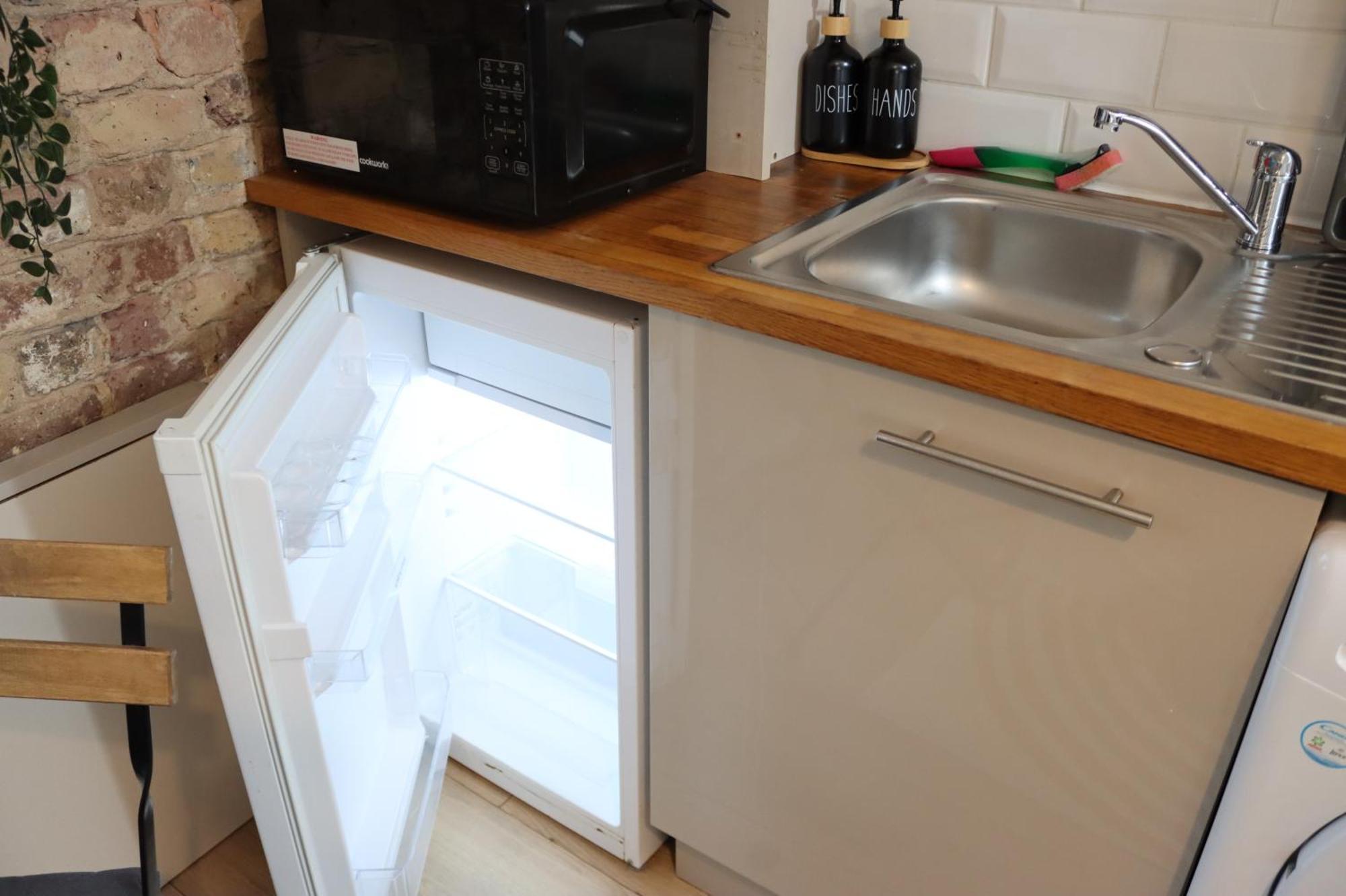 Stylish - Private Bathroom, 15mins To London!