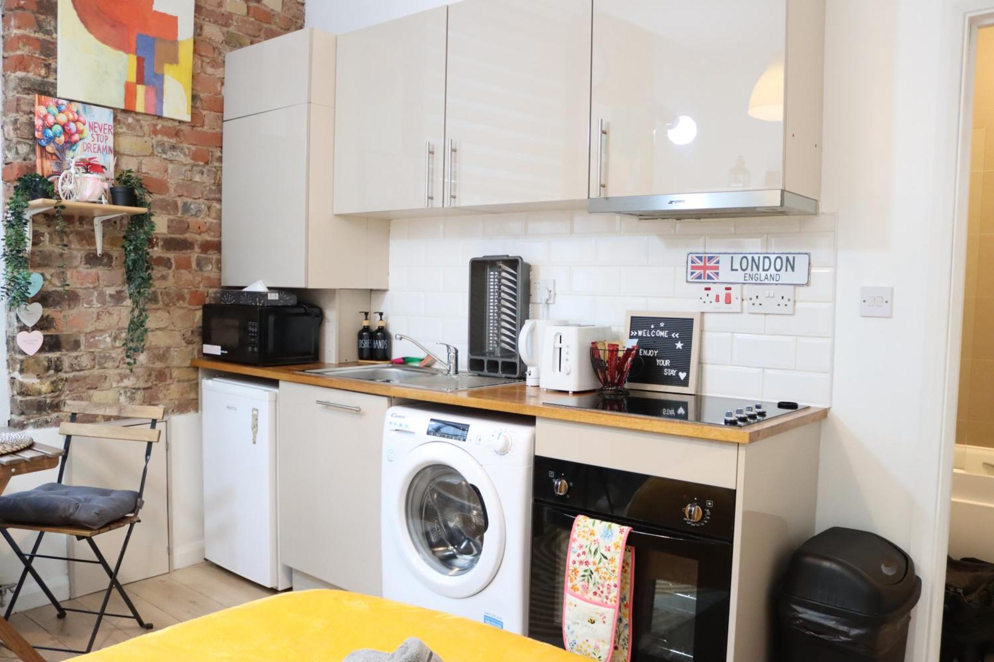 Stylish - Private Bathroom, 15mins To London!