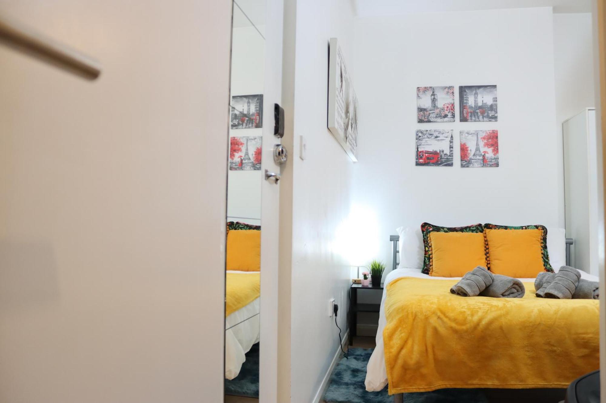 Stylish - Private Bathroom, 15mins To London! * London