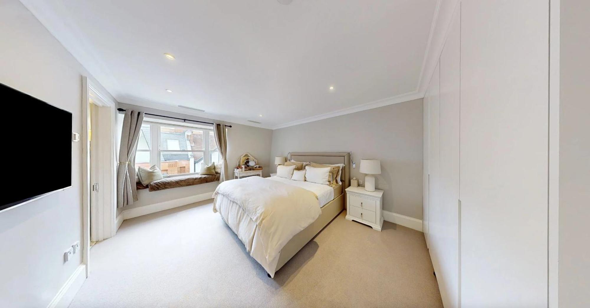 Buckingham & Lloyds Knightsbridge 5* London