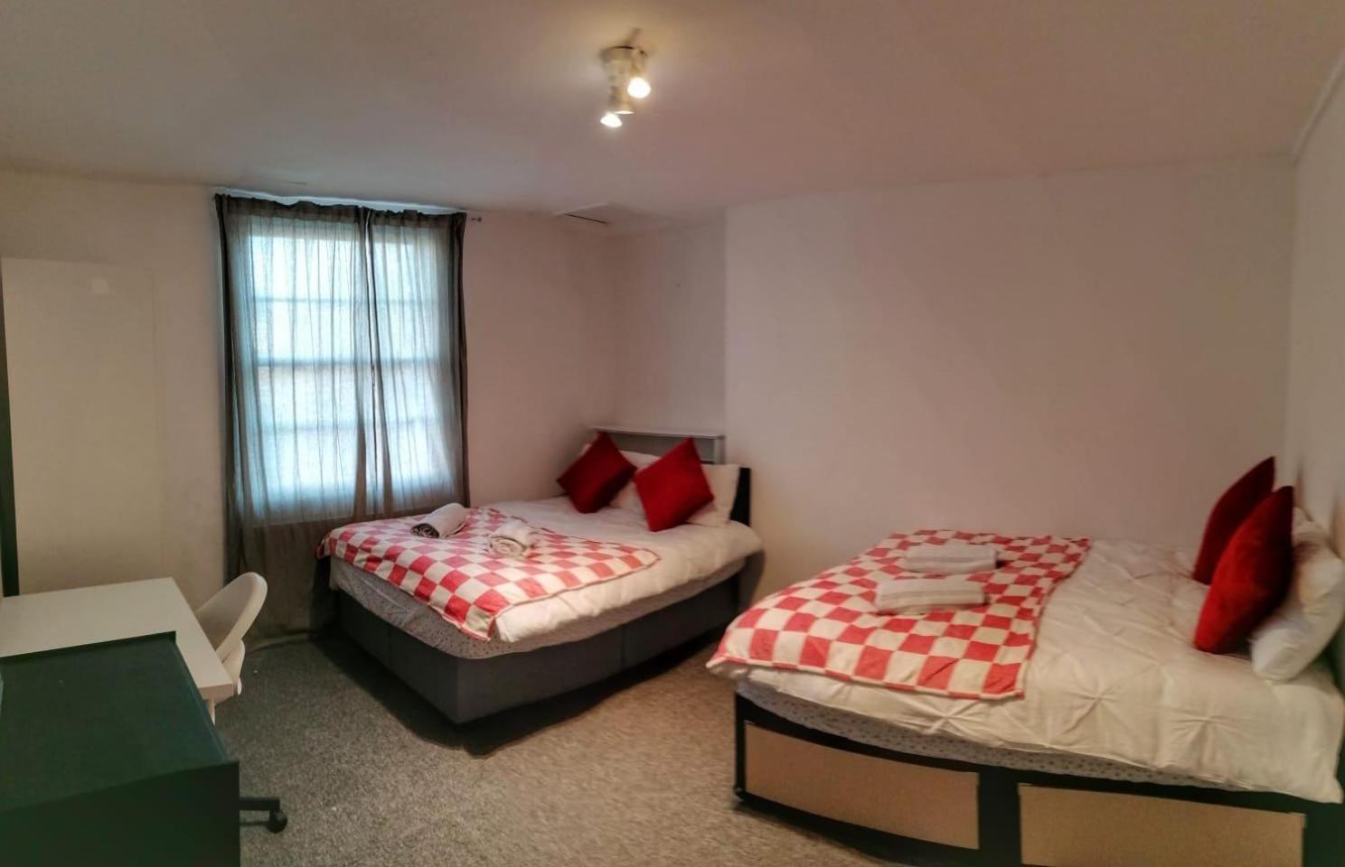 Holiday home Caledonian House In London