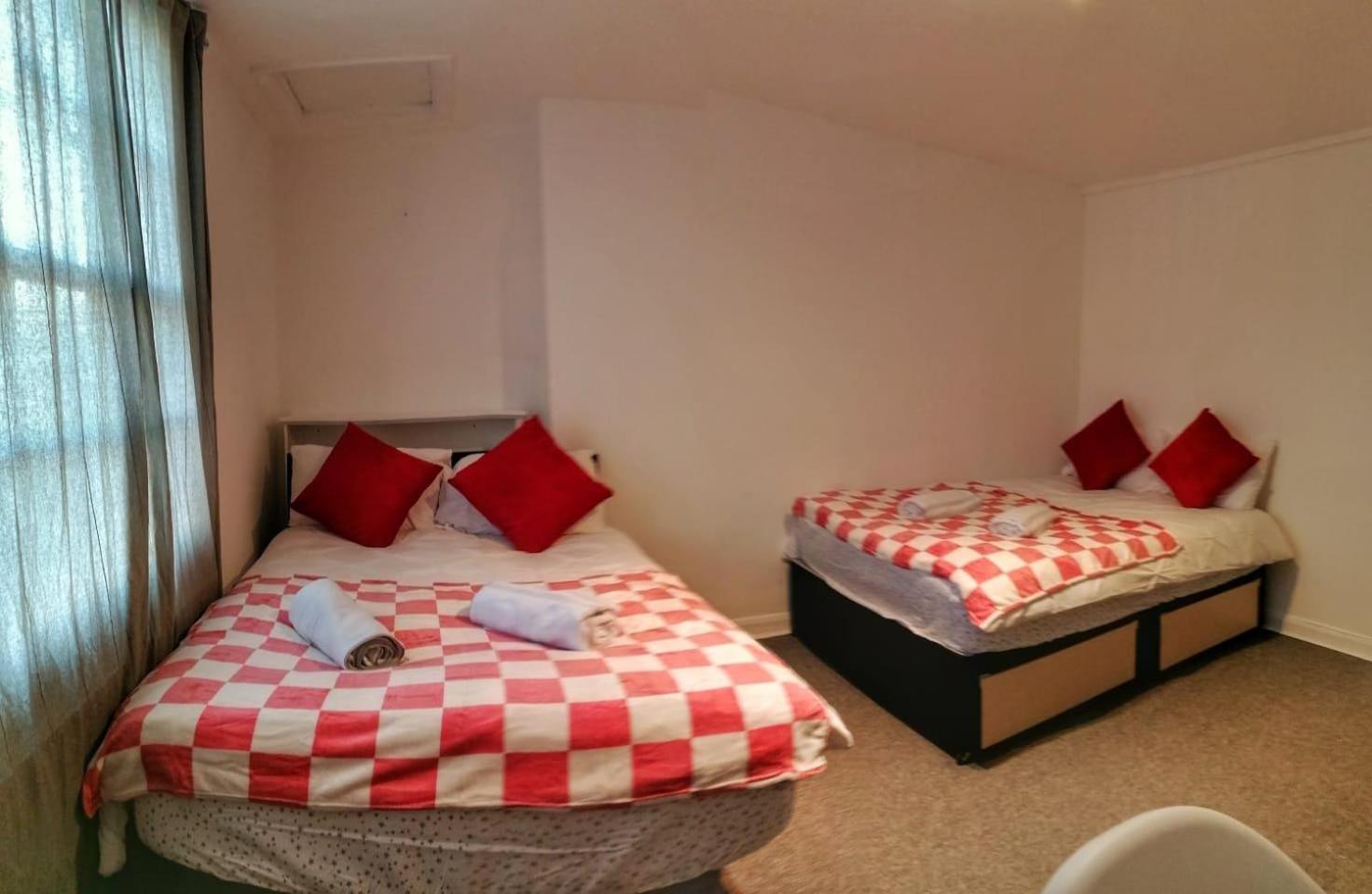 Caledonian House In Holiday home London