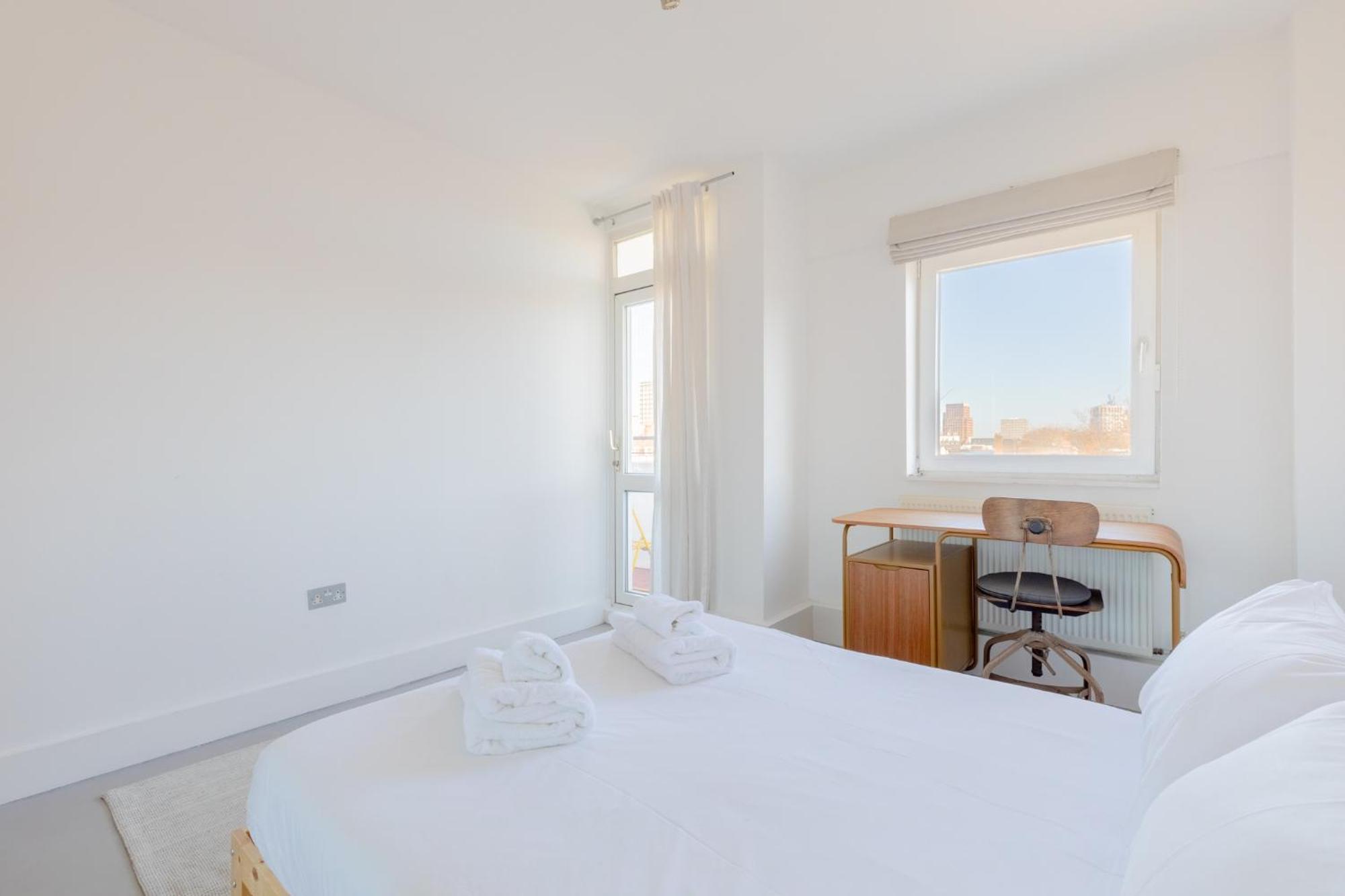 Fantastically Located 4bd Flat Clerkenwell