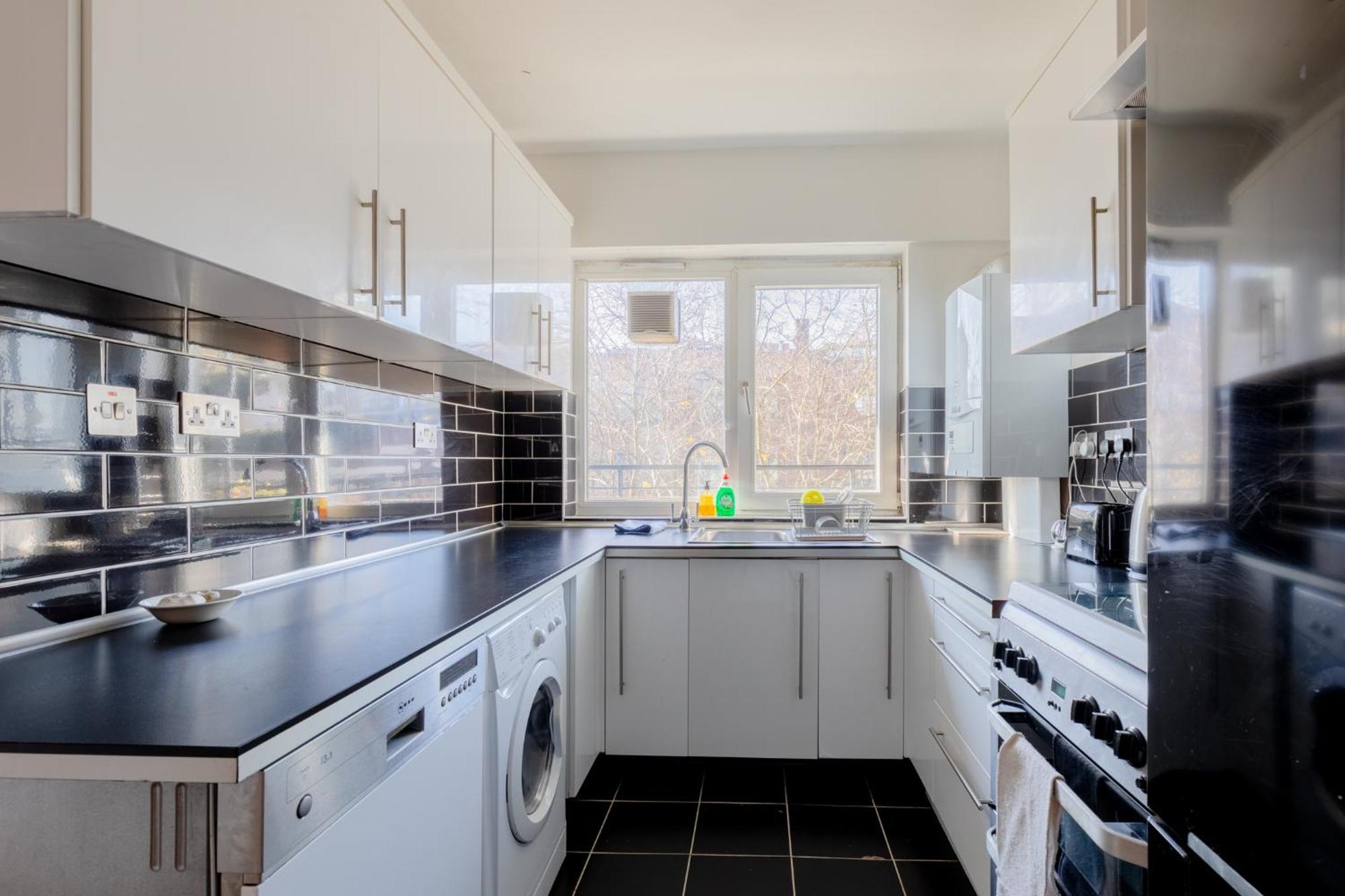Fantastically Located 4bd Flat Clerkenwell Apartment London