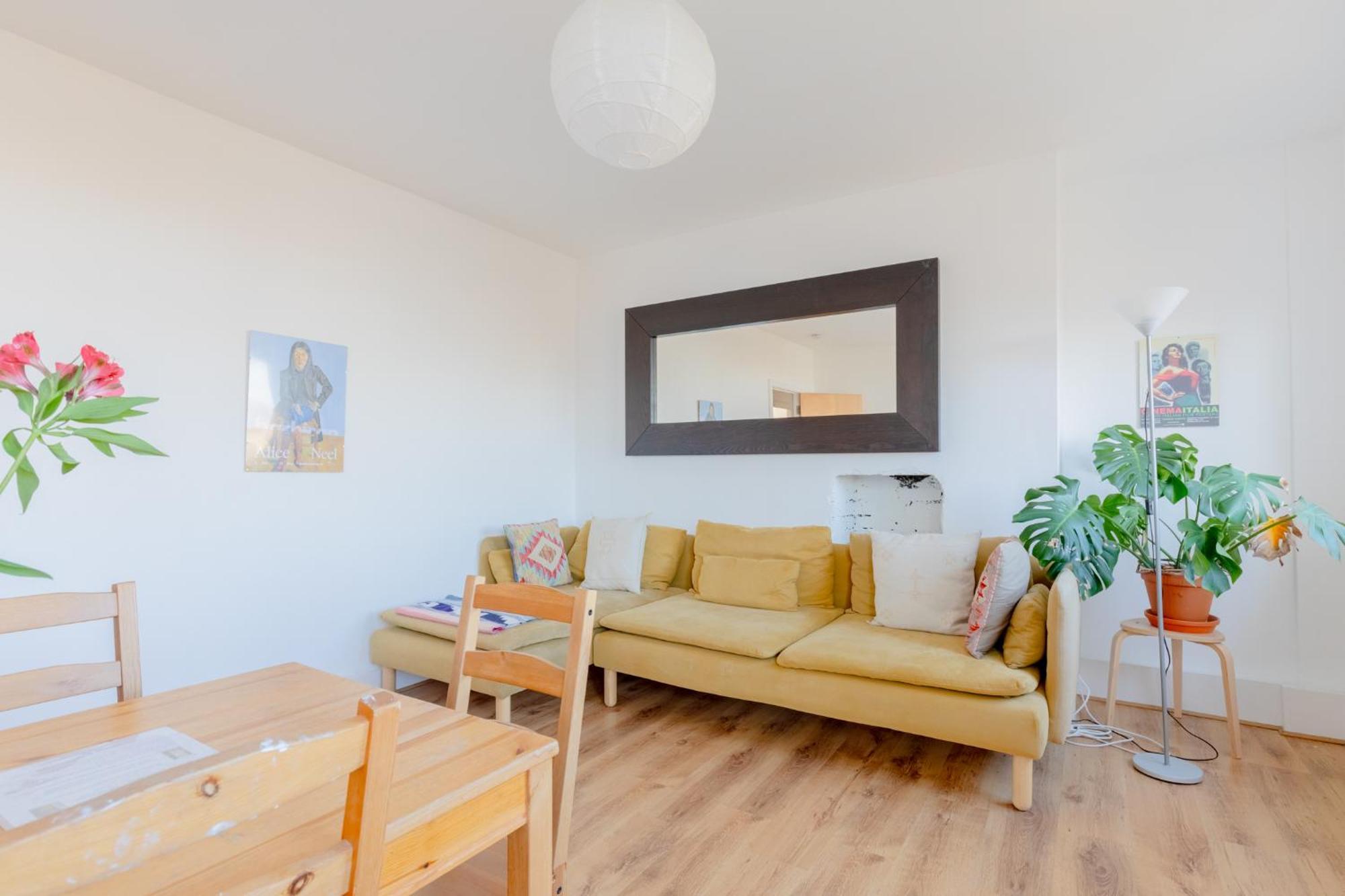Fantastically Located 4bd Flat Clerkenwell