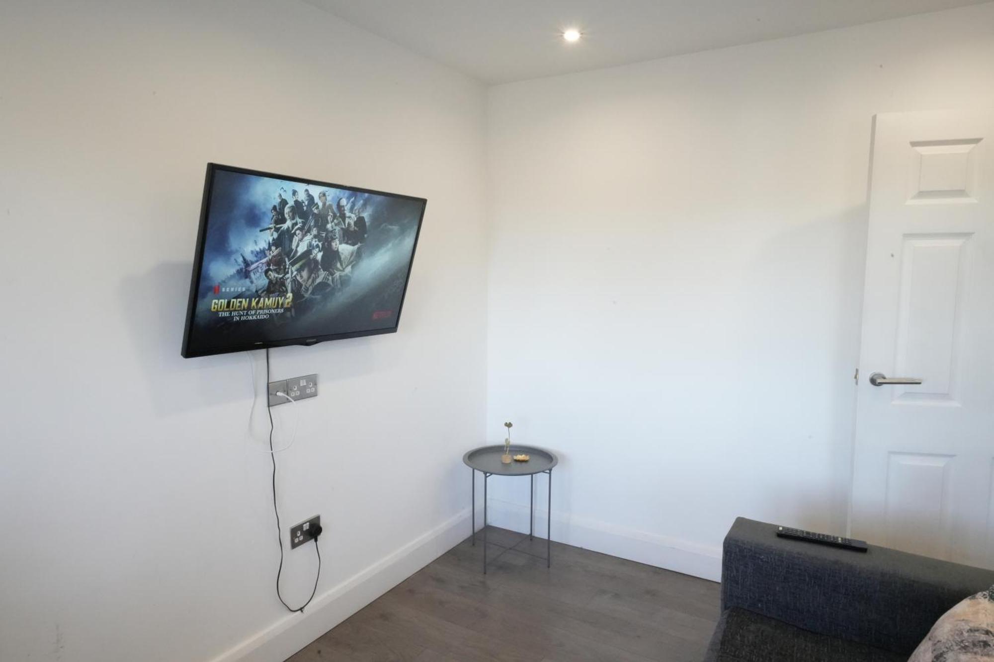 Hatton Heathrow Airport- Free Parking-free Underground To And From Heathrow Airport Hatton Cross Picture-see Fast Hatton Cross To 30min Apartment *