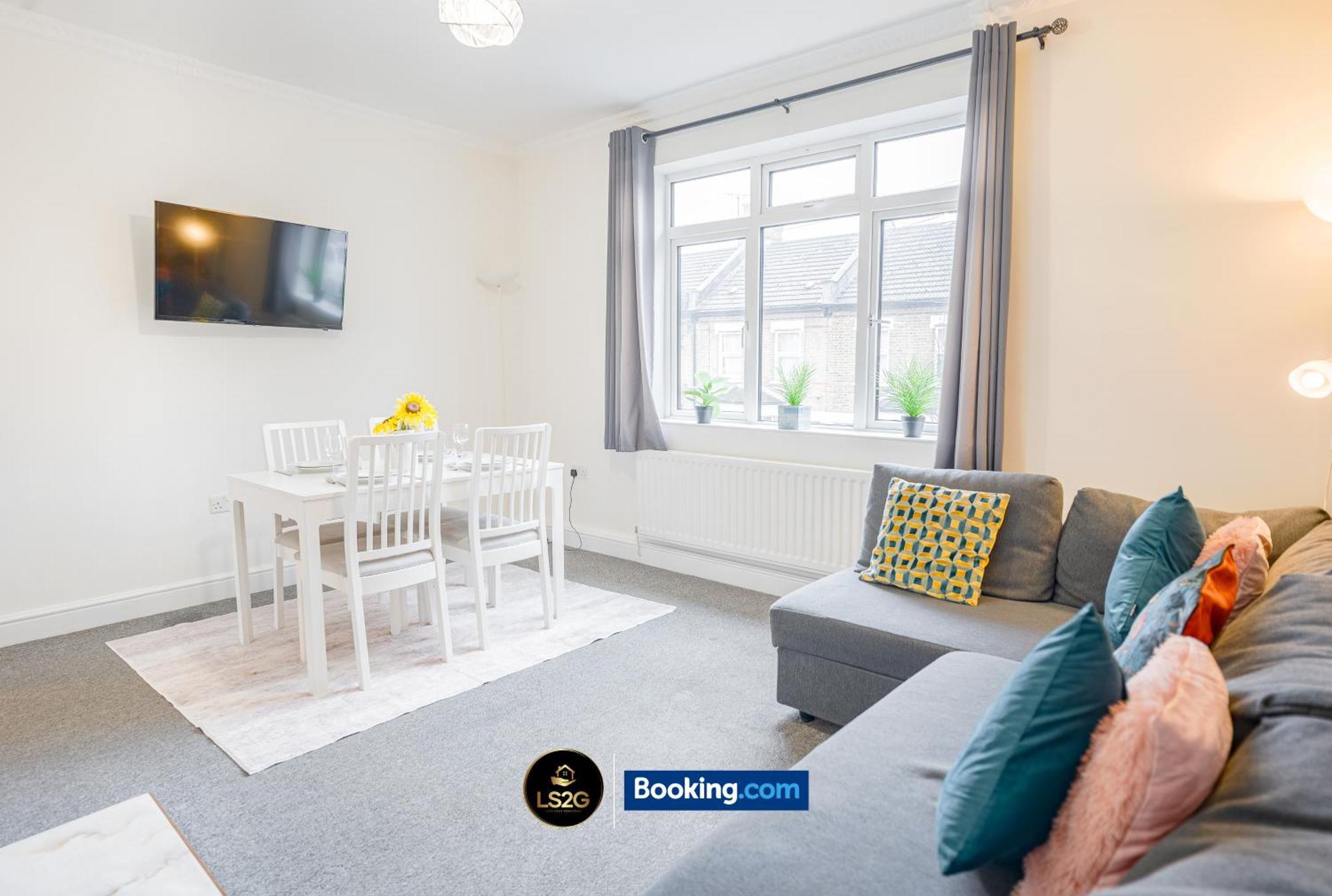 Amazing 3 Bedroom By Ls2g Short Lets & Serviced Greater With Free Wifi Appartement Londen