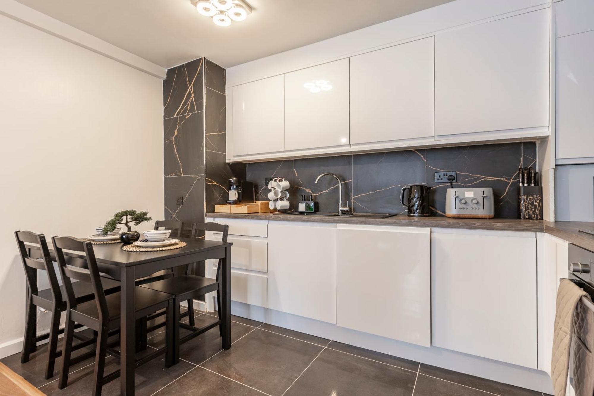 Shepherds Haven Luxury 4 Bed Flat With Self Check In * Londres